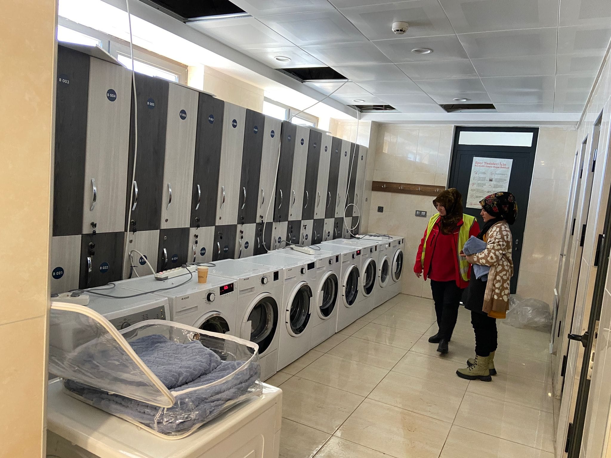 GAZİANTEP BÜYÜKŞEHİR, HİJYEN ŞARTLARININ SAĞLANMASI İÇİN HAVUZLARI DUŞ VE ÇAMAŞIRHANELERE ÇEVİRİYOR