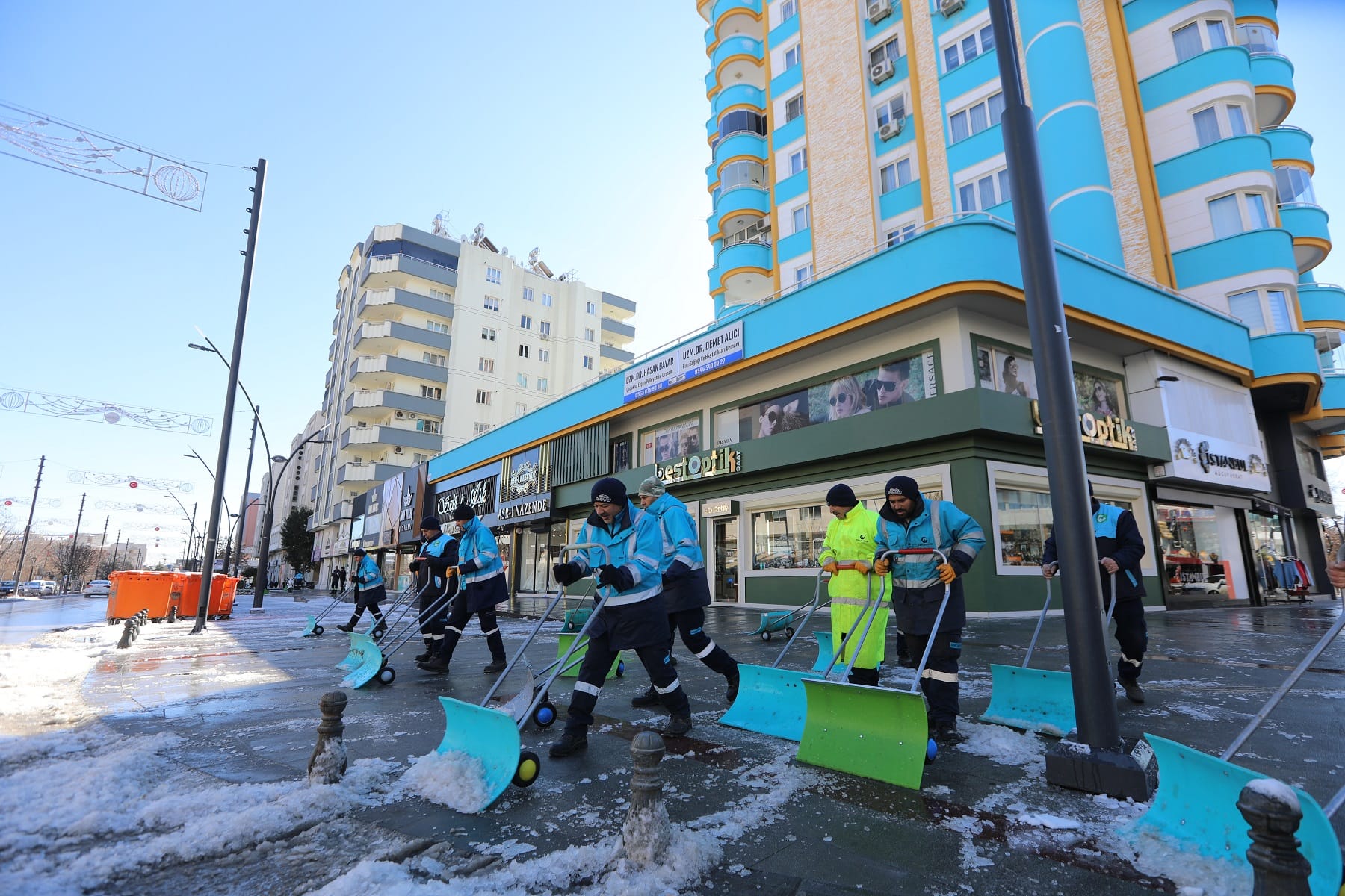 KAR, ŞEHİTKAMİL’DE KARTPOSTALLIK GÖRÜNTÜLER OLUŞTURDU