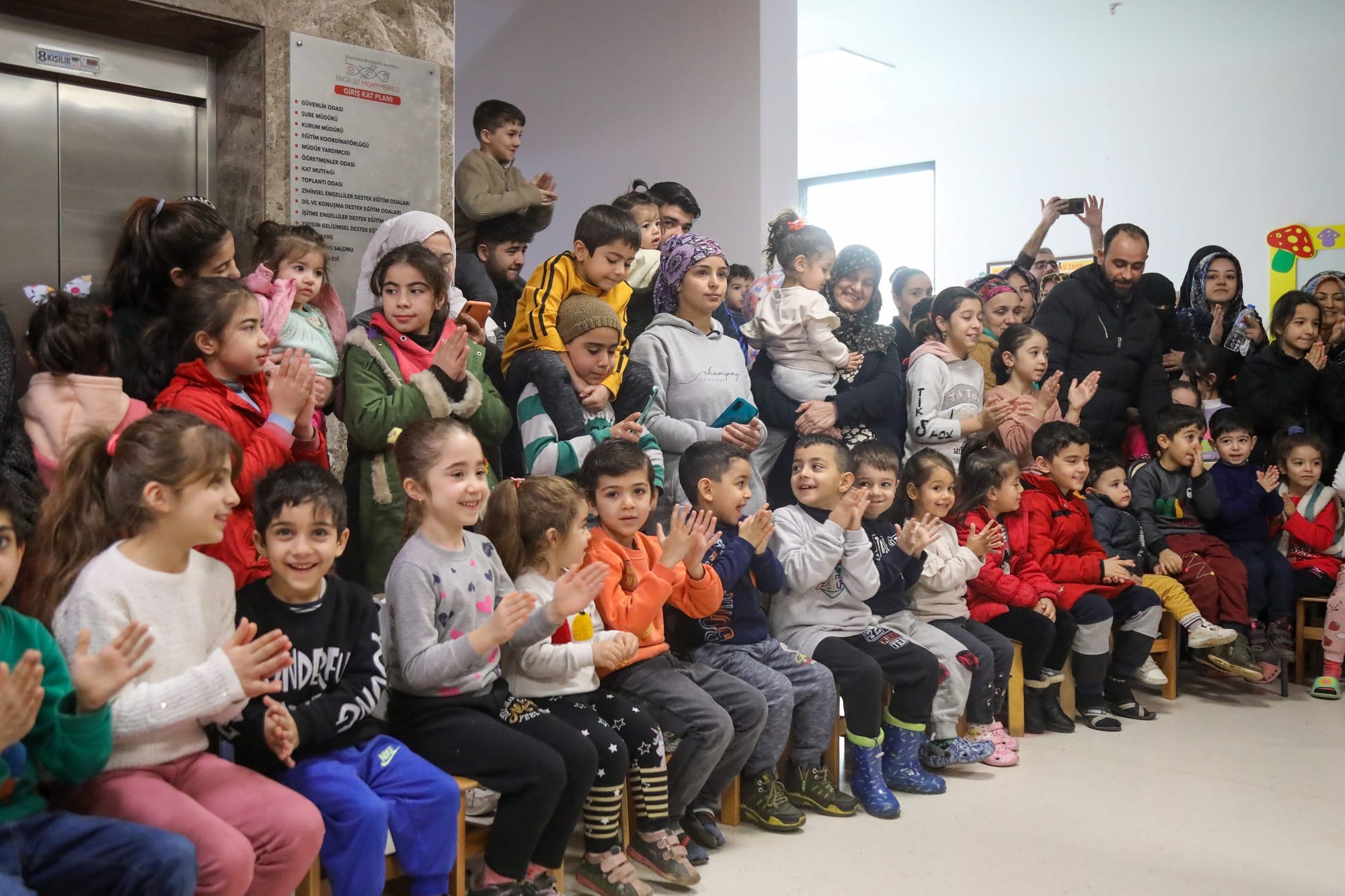 GAZİANTEP BÜYÜKŞEHİR’DEN ÇOCUK DEPREMZEDELER İÇİN MORAL MOTİVASYON ETKİNLİĞİ