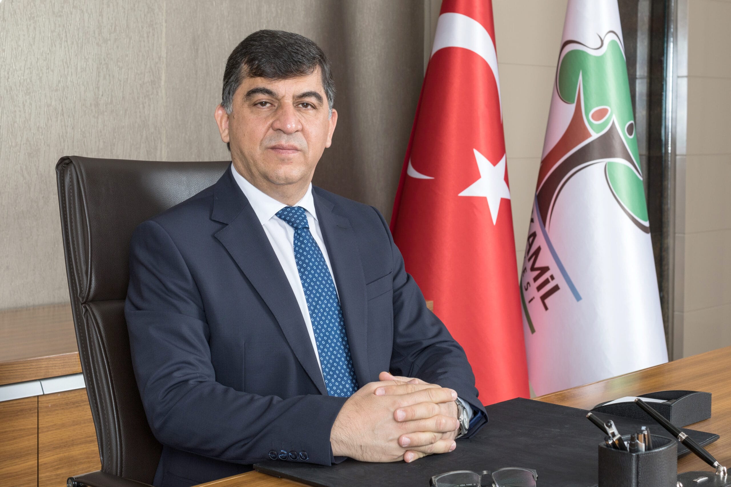 KADIN; SABRIN, UMUDUN, SEVGİNİN, FEDAKARLIĞIN SEMBOLÜDÜR