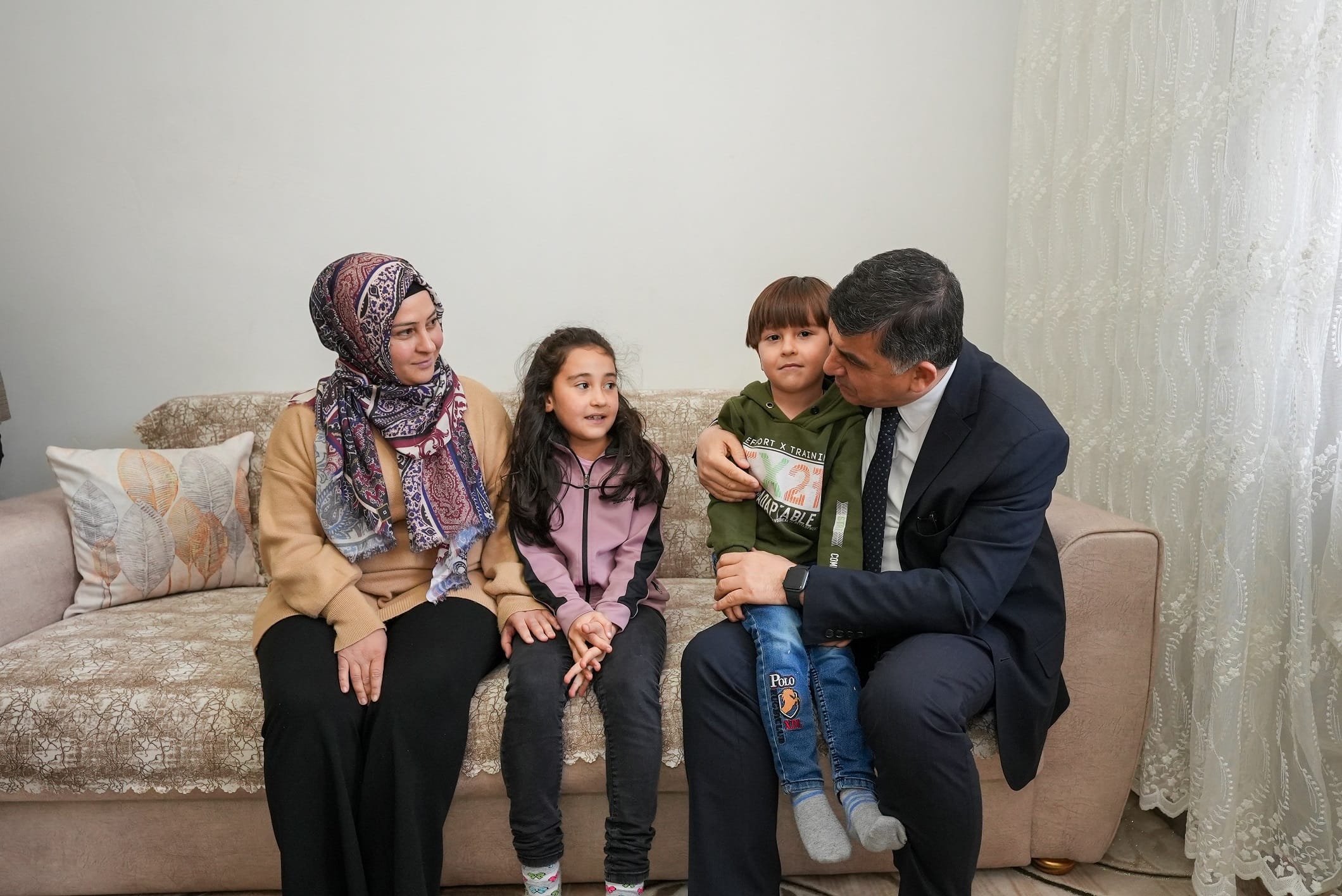 FADILOĞLU, İFTAR ÖNCESİ YETİMLERİN VE YAŞLILARIN EVİNE KONUK OLDU