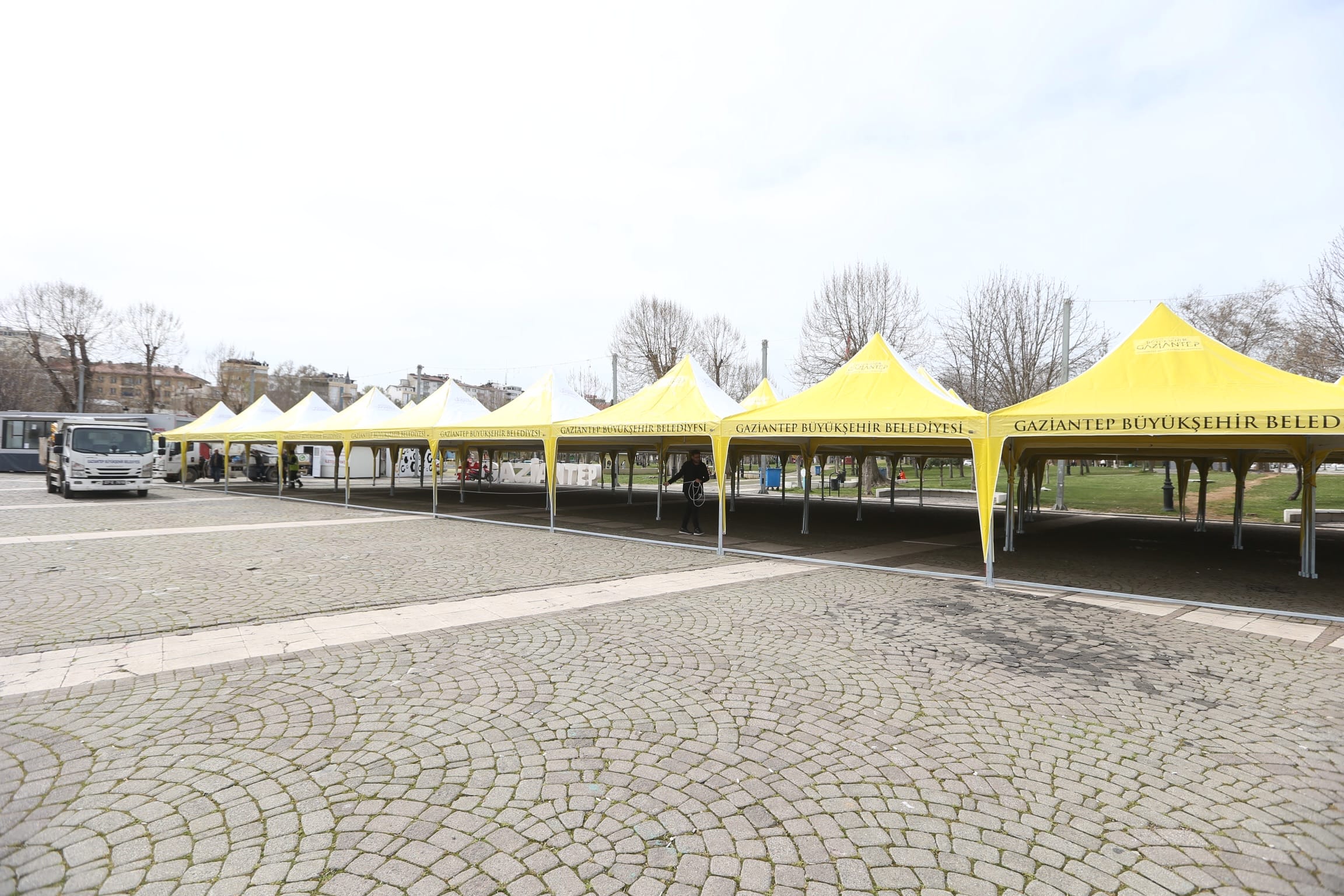 GAZİANTEP BÜYÜKŞEHİR, GELENEKSEL İFTAR SOFRALARINI KURUYOR