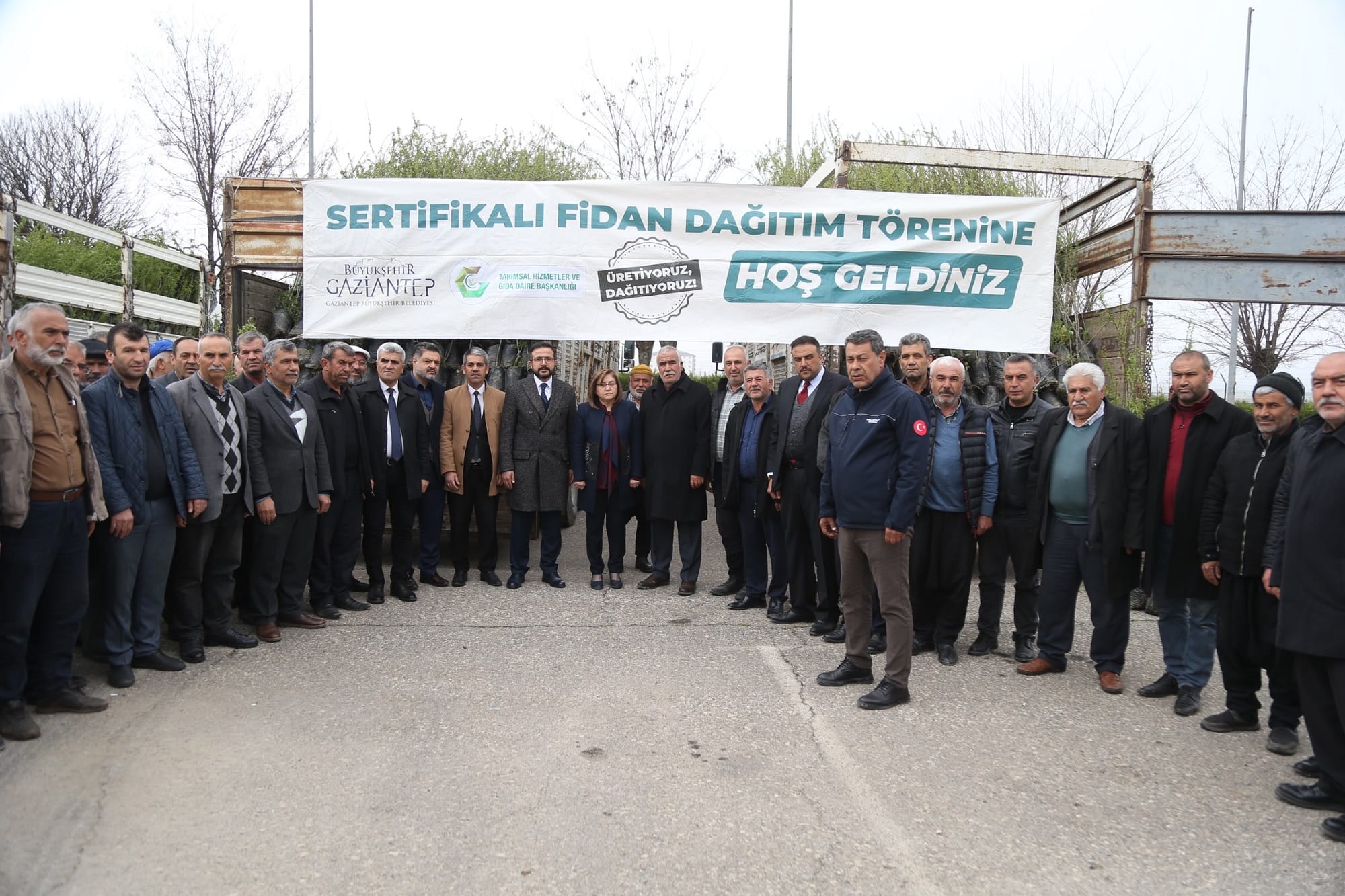  GAZİANTEP BÜYÜKŞEHİR ŞEHİTKAMİL, YAVUZELİ VE ARABAN ÇİFTÇİSİNE 50 BİN FİDAN DAĞITTI
