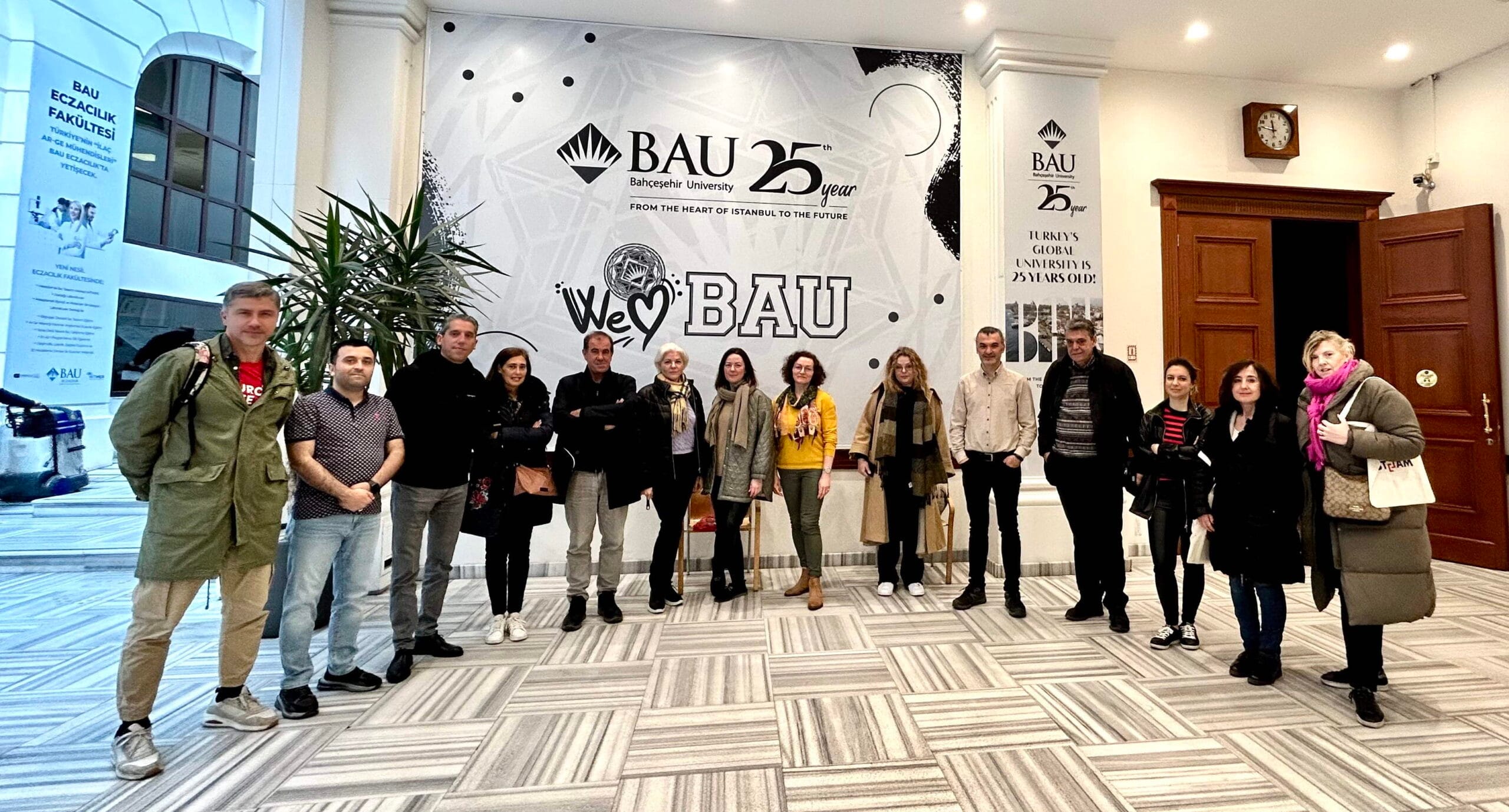 GAZİANTEP ÜNİVERSİTESİ STE²AM EĞİTİMİNDE GİRİŞİMCİLİK STANDARTLARINI BELİRLİYOR
