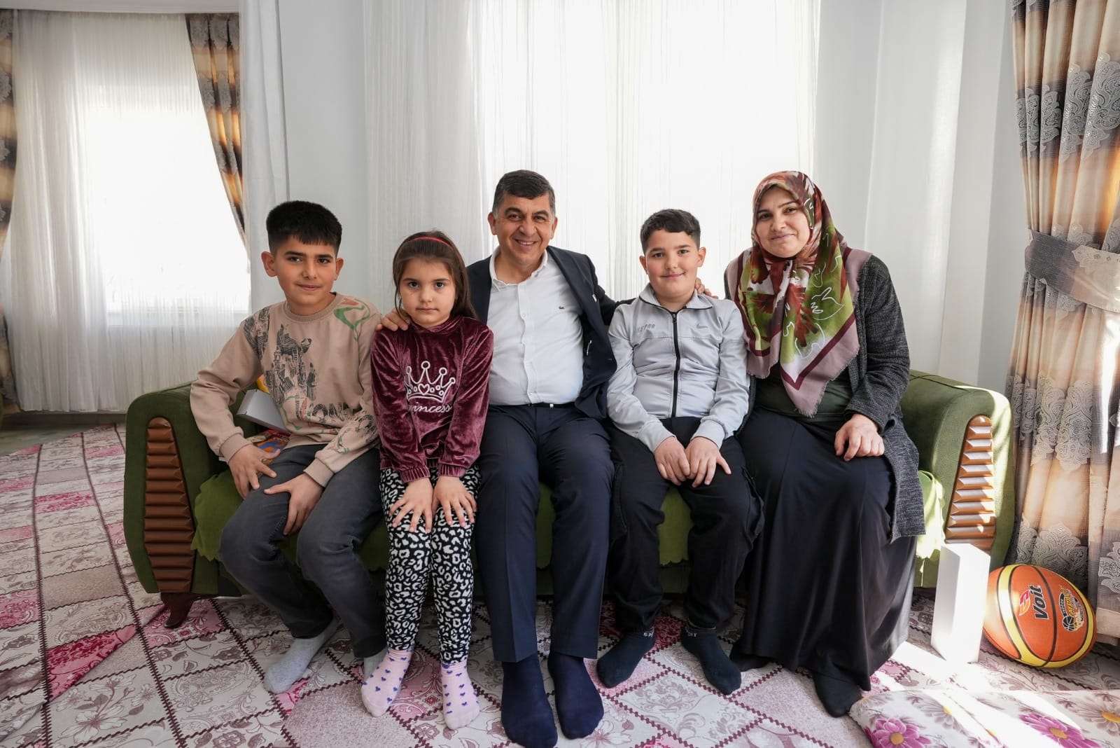 FADILOĞLU; YETİMLERİ, YAŞLILARI VE HASTALARI YALNIZ BIRAKMIYOR