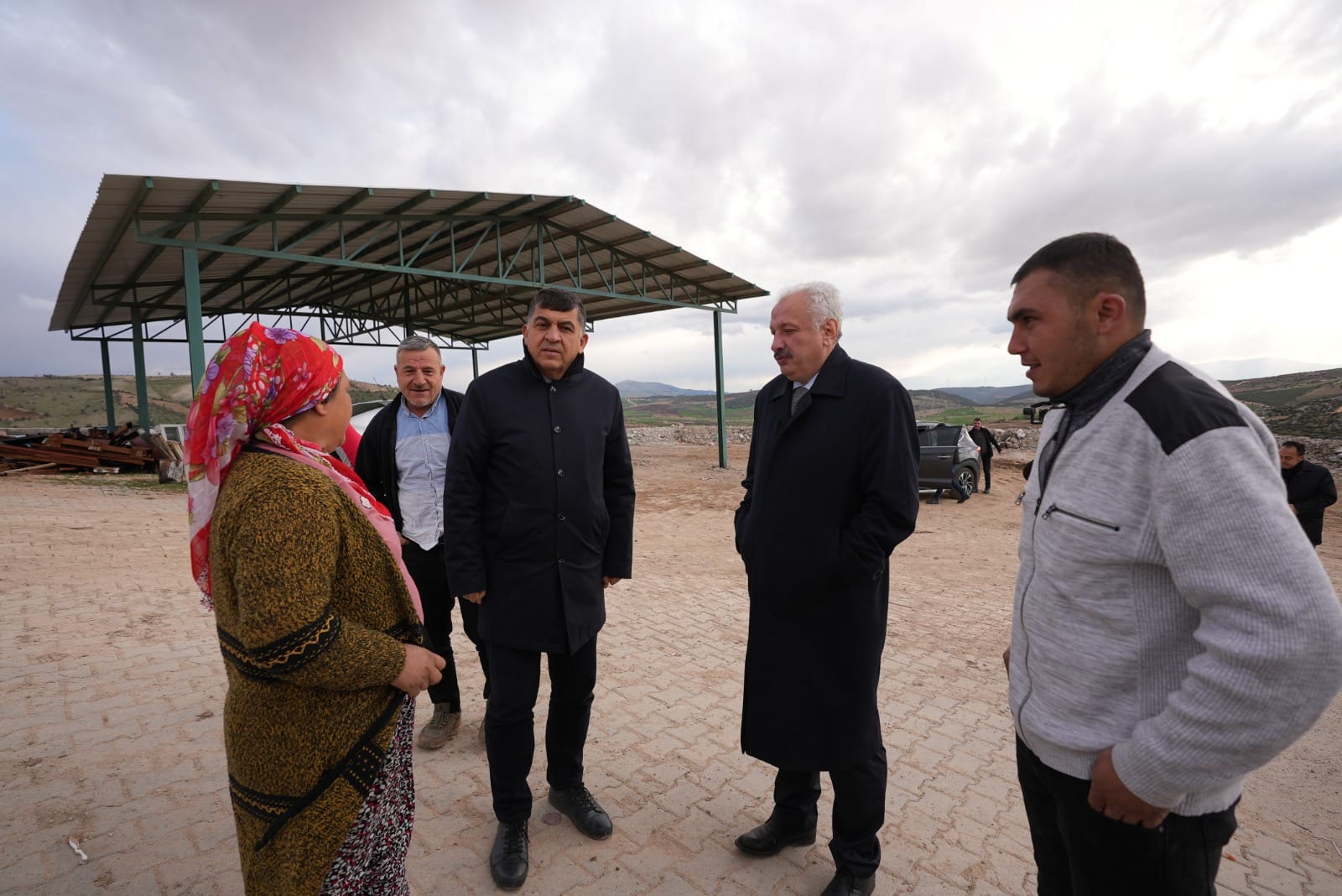 FADILOĞLU İLE DURAN, İFTAR ÖNCESİ ATALAR SAKİNLERİNİ ZİYARET ETTİ