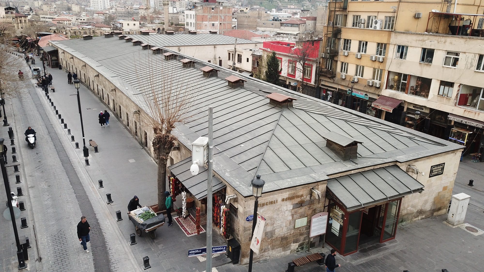 BAŞKAN FATMA ŞAHİN’DEN ZİNCİRLİ BEDESTEN ESNAFINA DESTEK ELİ