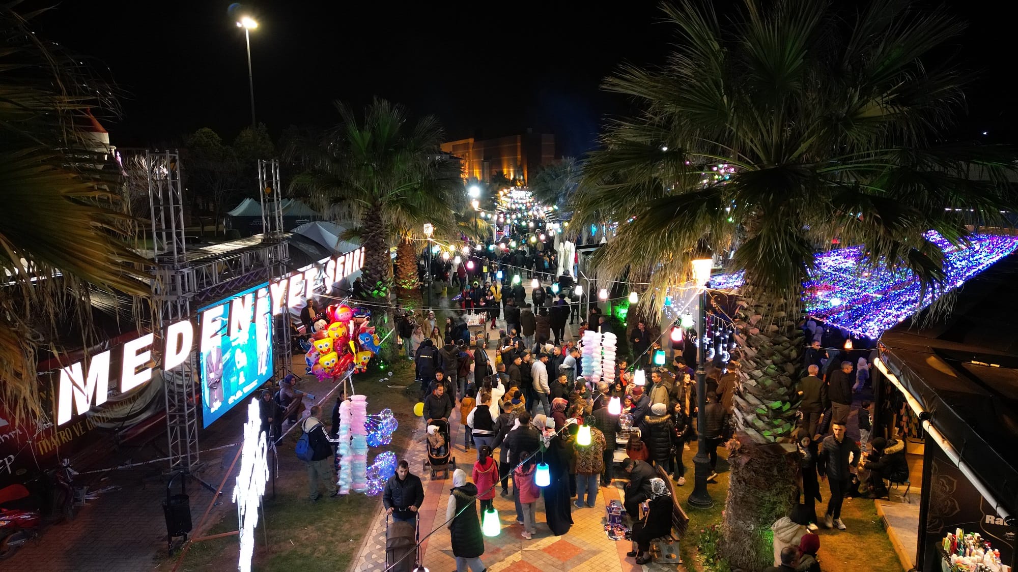 BÜYÜKŞEHİR’İN MASAL PARKI’NDAKİ ETKİNLİKLERİYLE RAMAZAN DOLU DOLU GEÇİYOR