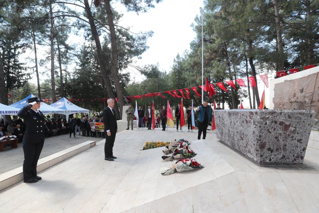 <strong>KAHRAMAN ŞAHİNBEY ŞEHİT EDİLİŞİNİN 103. YILINDA ANILDI</strong>