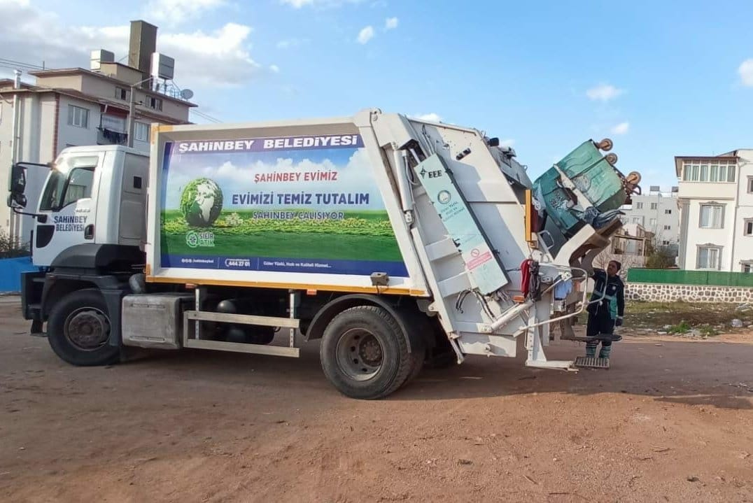 ŞAHİNBEY BELEDİYESİ İLÇENİN HER NOKTASI TEMİZLİYOR