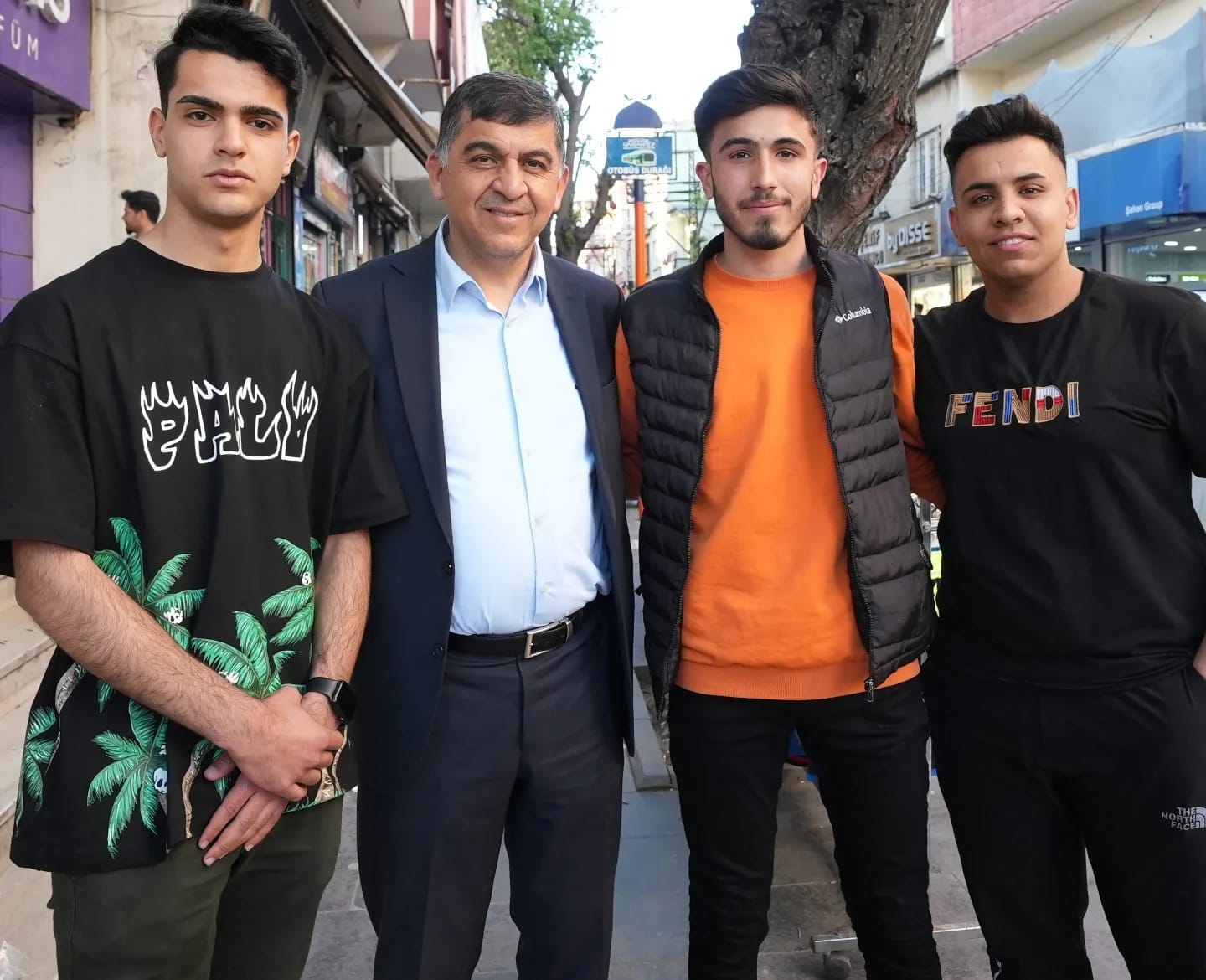 BAŞKAN FADILOĞLU, ŞOFÖR ALİ CADDESİ ESNAFINI ZİYARET ETTİ