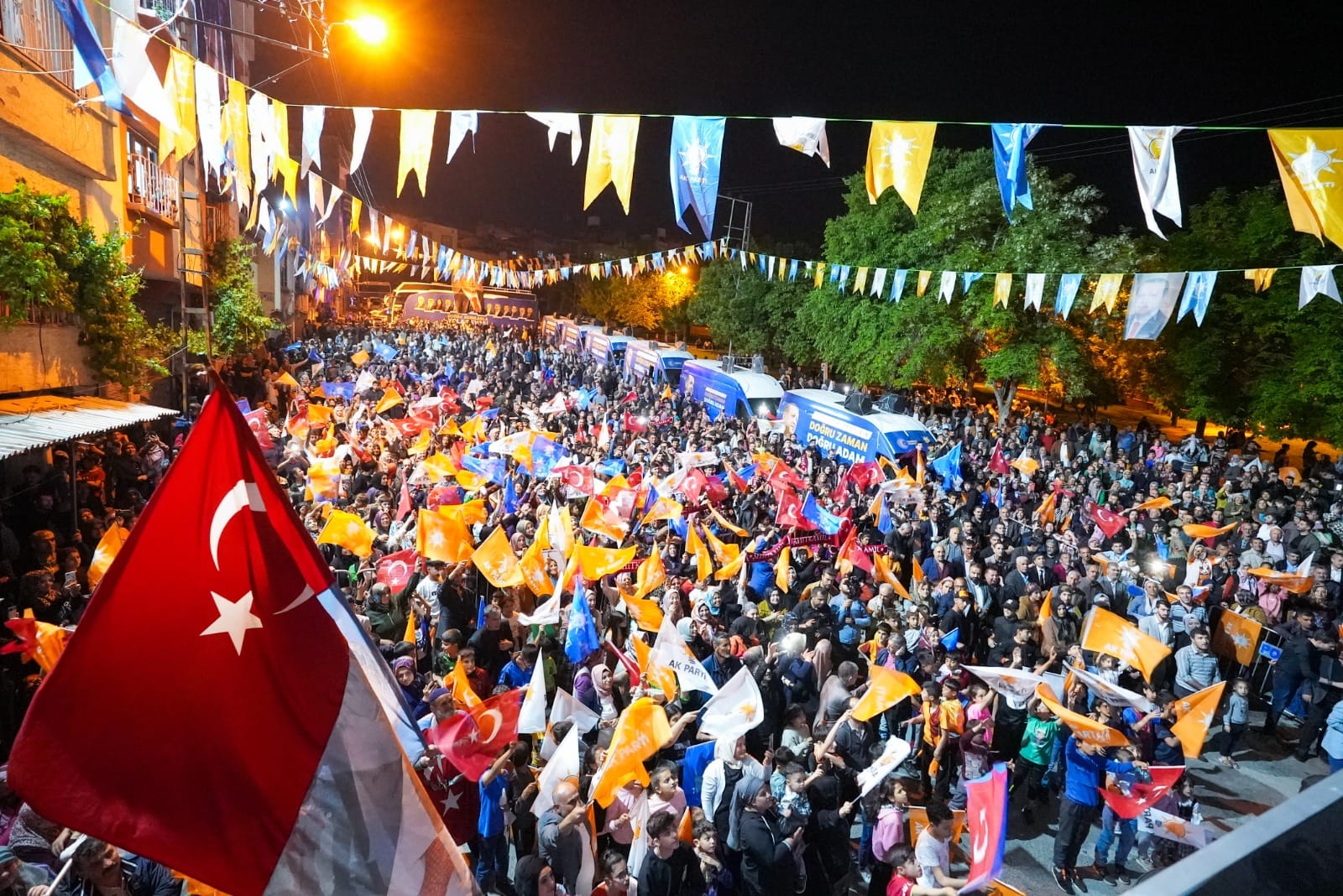 ABDULHAMİT GÜL: “HEP BERABER DURMAK YOK, YOLA DEVAM DİYECEĞİZ”