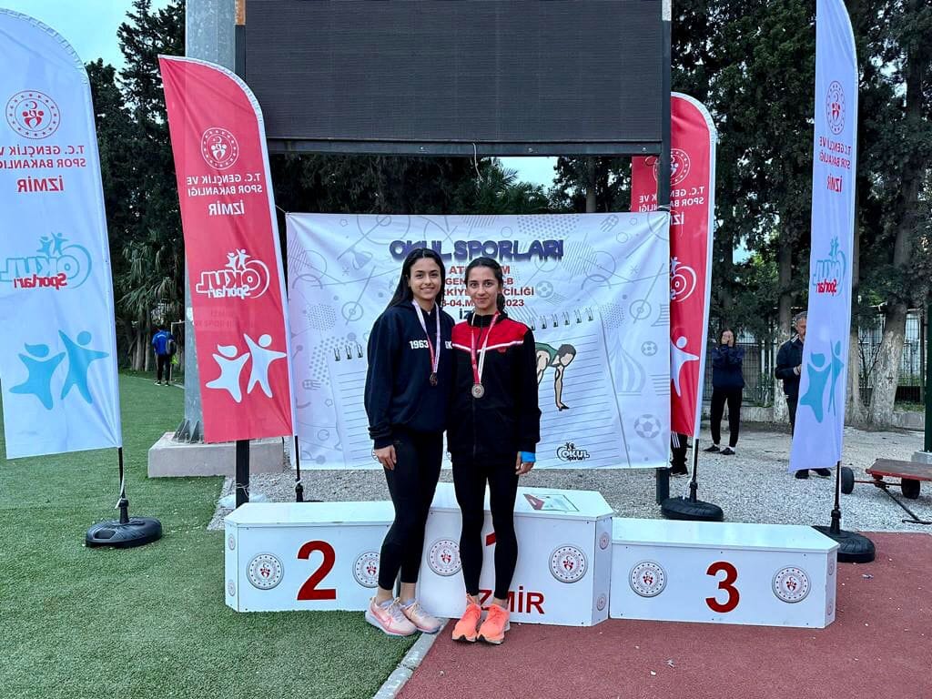 Gaziantep Kolej Vakfı Öğrencilerinden Atletizmde İki Türkiye İkinciliği
