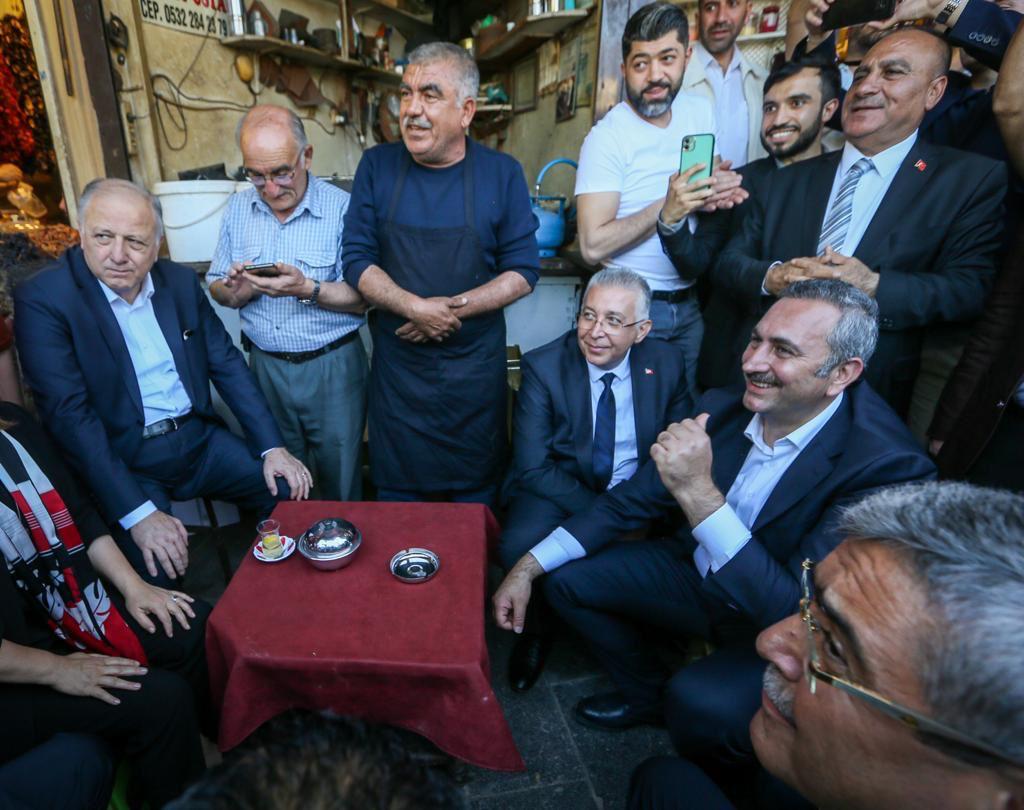 28 MAYIS CUMHURBAŞKANLIĞI SEÇİMLERİ İÇİN AK PARTİ GAZİANTEP MİLLETVEKİLLERİ TAM KADRO SAHADA!