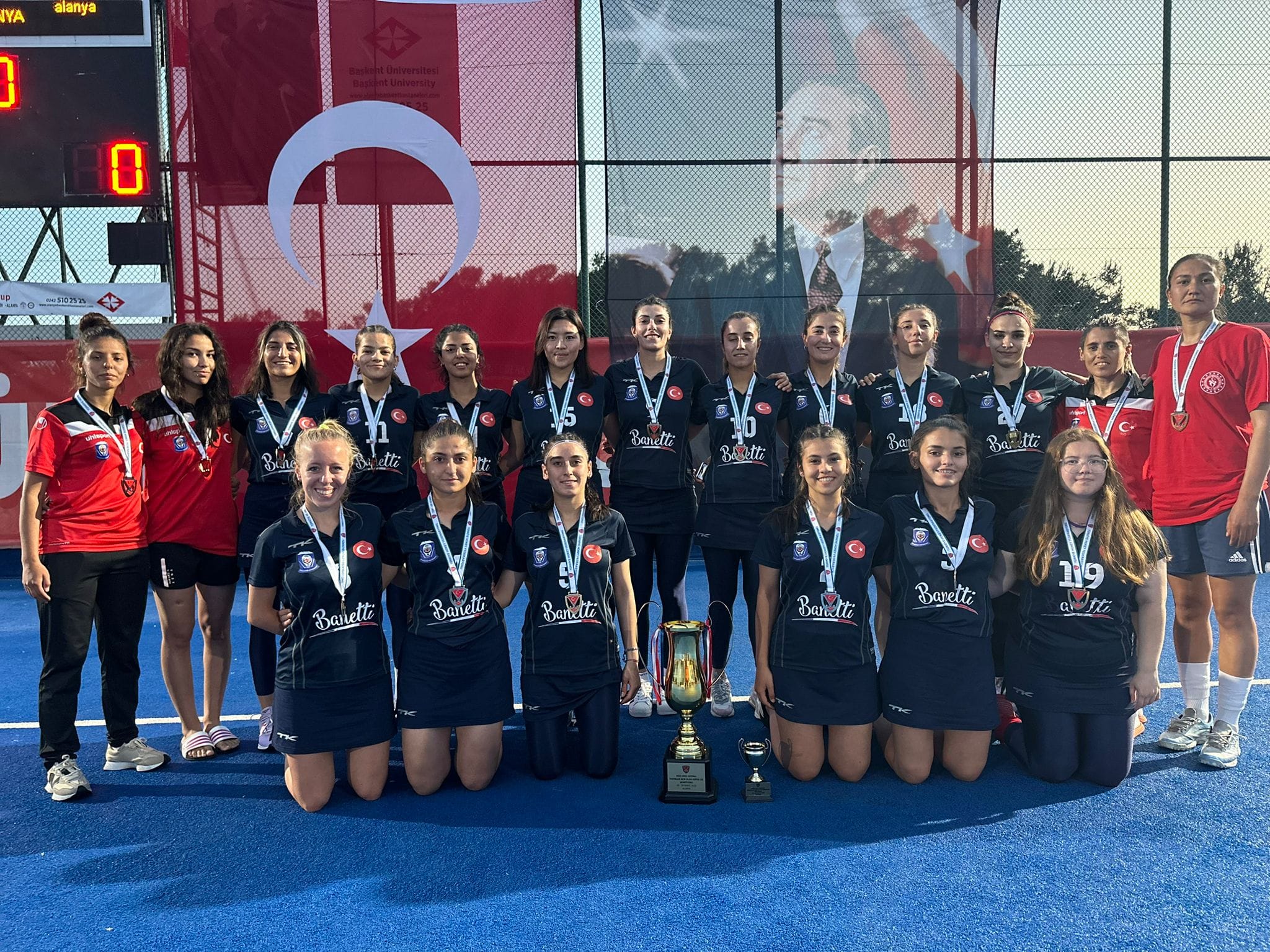 Hokeyin Sultanları Şampiyonluk Yolunda Emin Adımlarla