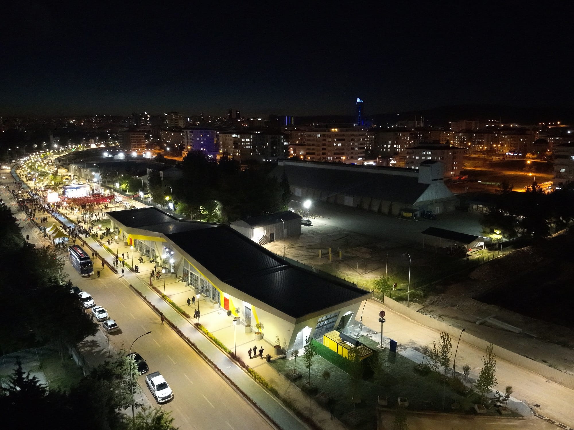 BÜYÜKŞEHİR KENTE YENİ BİR PARK KAZANDIRDI