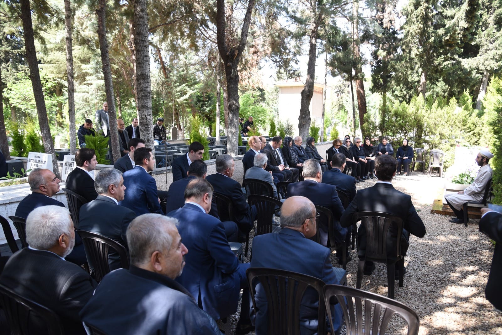 GSO KURUCU MECLİS BAŞKANI MERHUM NACİ TOPÇUOĞLU MEZARI BAŞINDA DUALARLA ANILDI