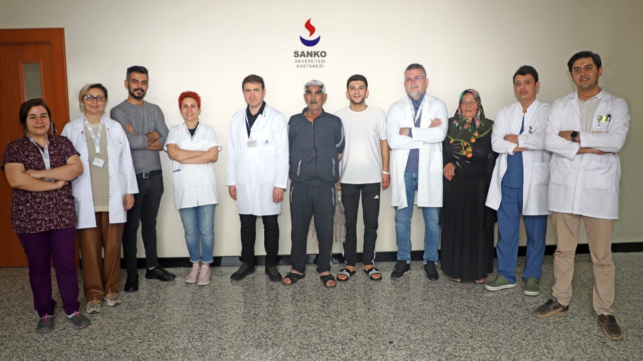 SANKO ÜNİVERSİTESİ HASTANESİ’NDE KARACİĞER NAKLİ- OĞLUNUN KARACİĞERİ İLE YAŞAMA YENİDEN “MERHABA” DEDİ