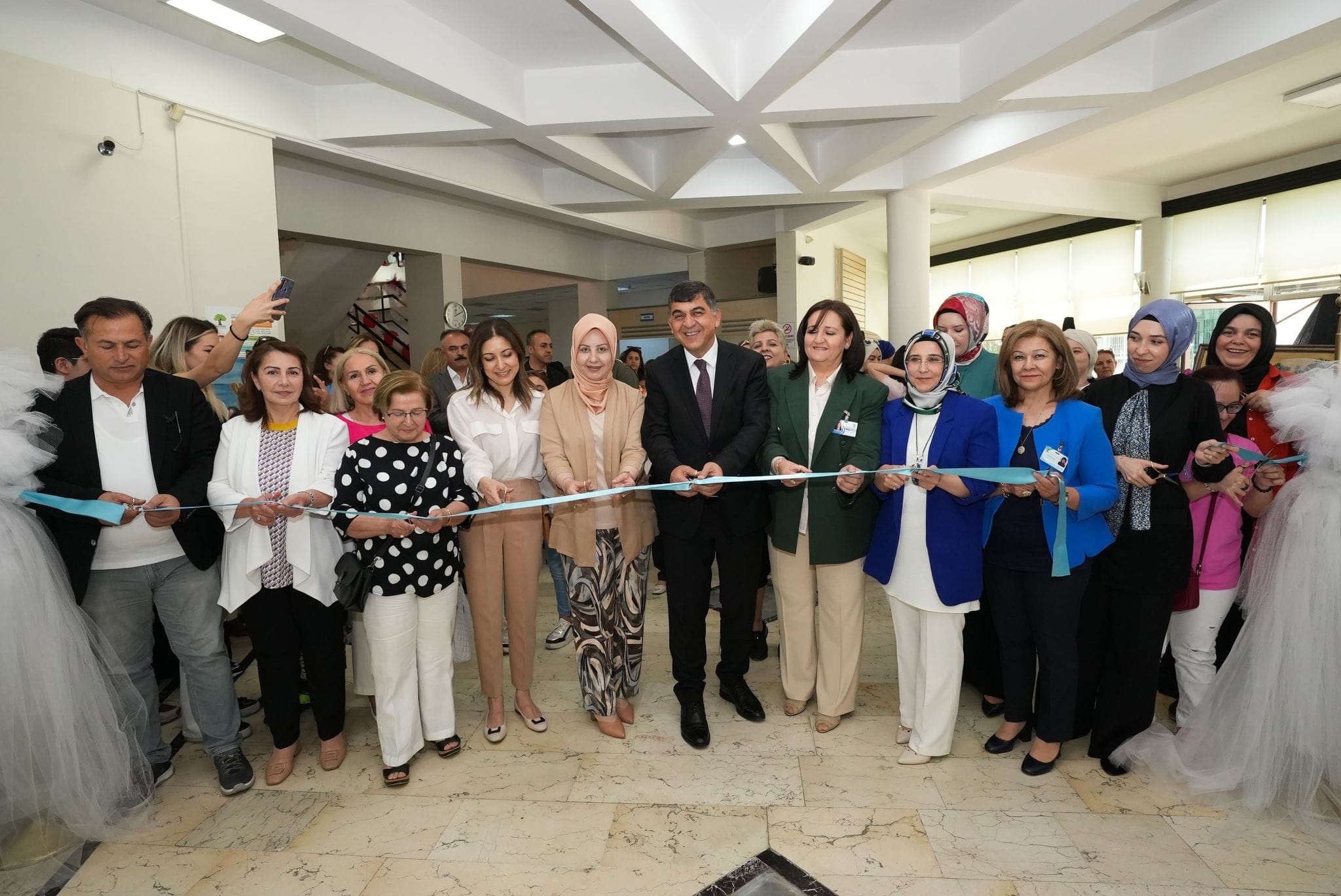 KADINLAR, ESERLERİNİ GÖRÜCÜYE ÇIKARDI