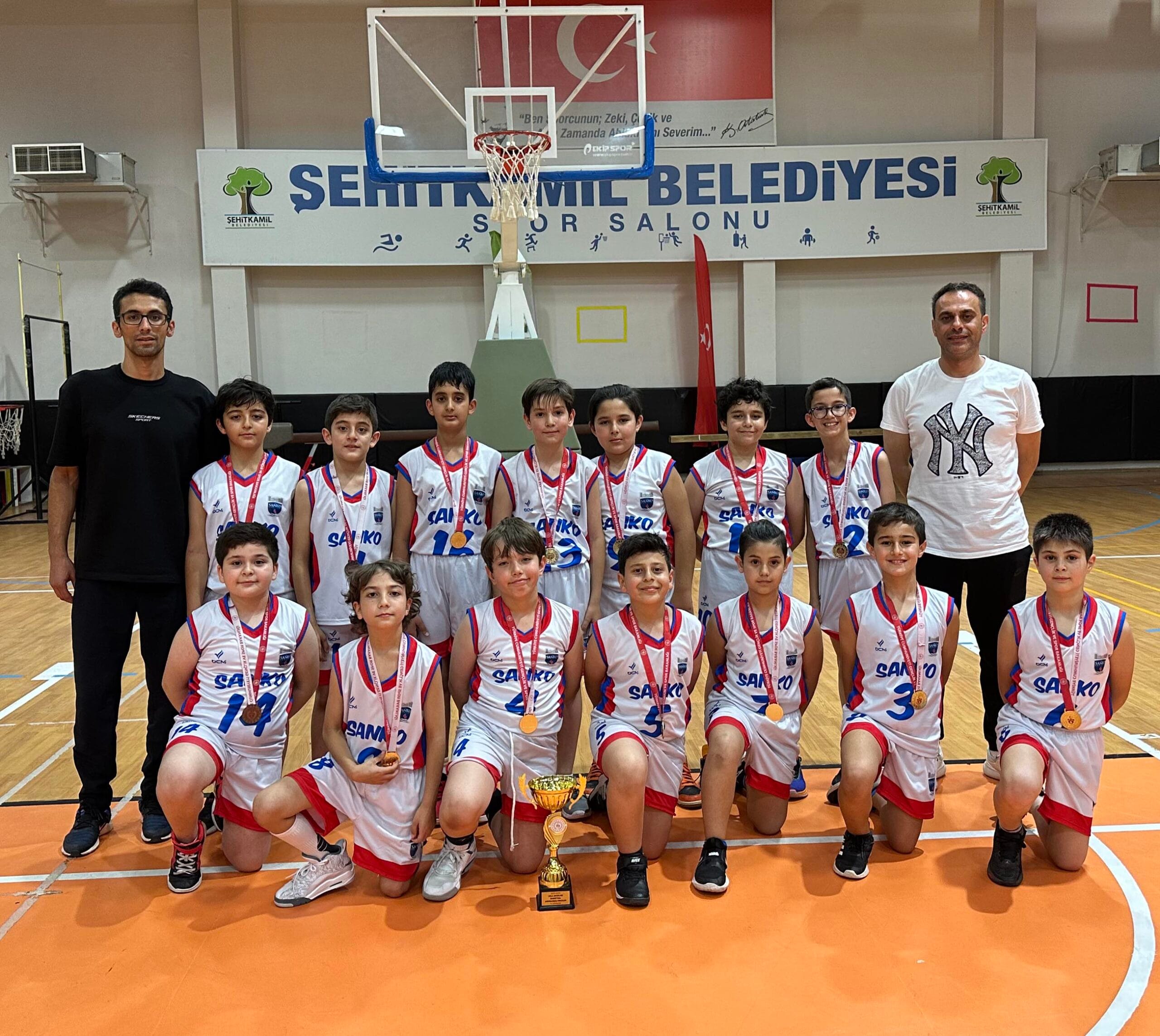 SANKO OKULLARI BASKETBOLDA İL BİRİNCİSİ OLDU