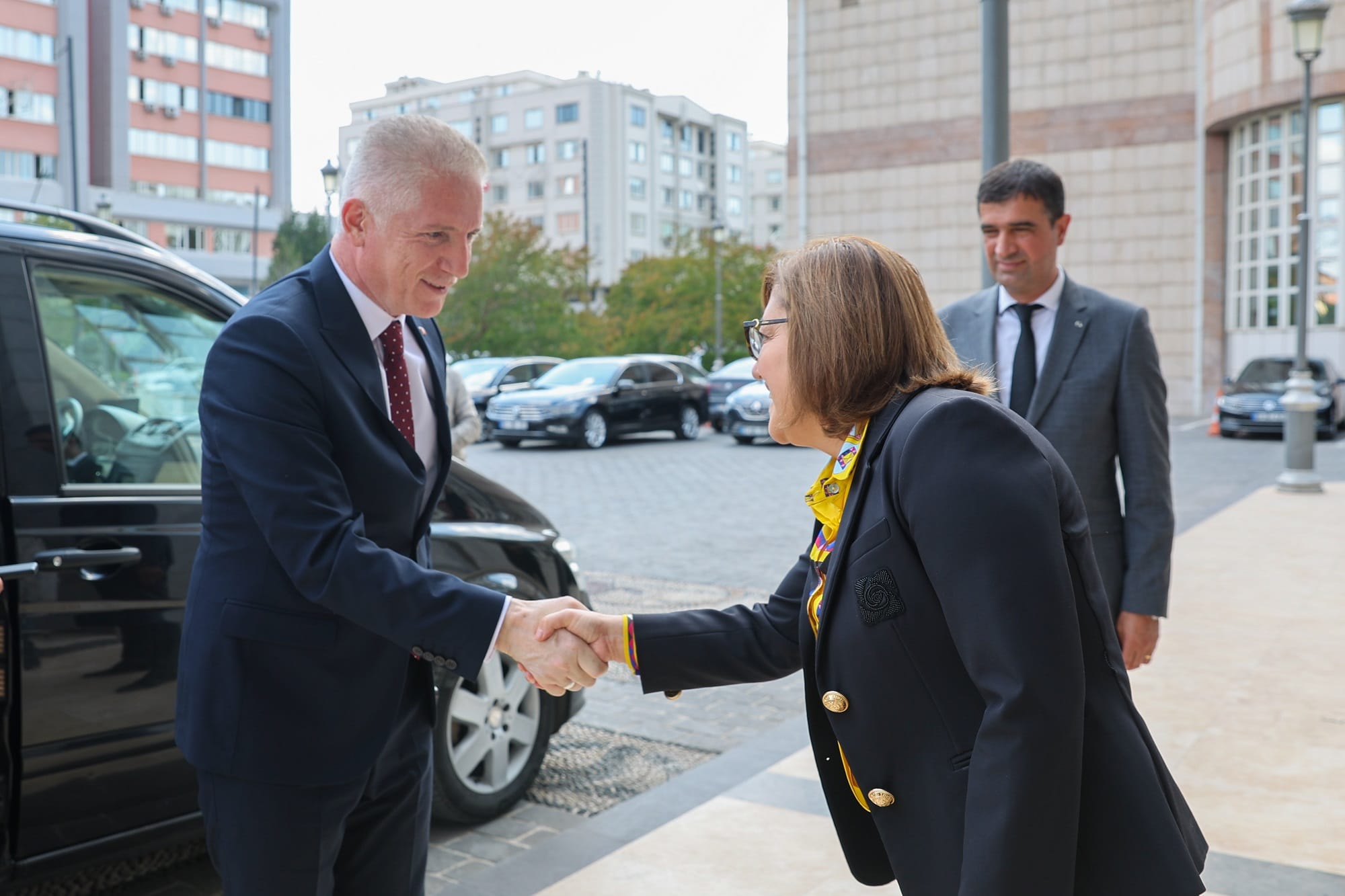 YENİ İSTANBUL VALİSİ GÜL, BAŞKAN ŞAHİN’E VEDA ZİYARETİNDE BULUNDU
