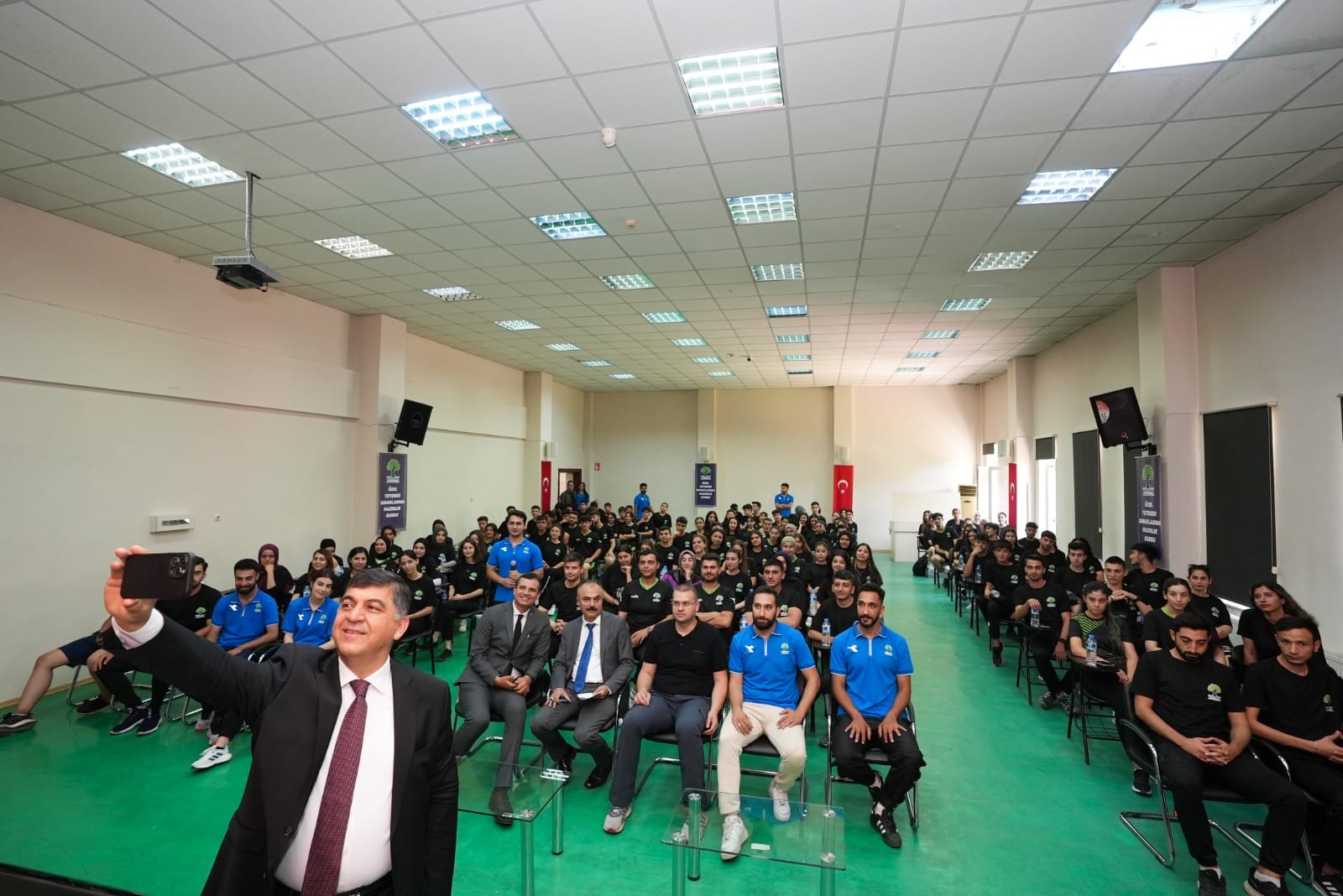 BAŞKAN FADILOĞLU, SINAV HEYECANI PAYLAŞTI