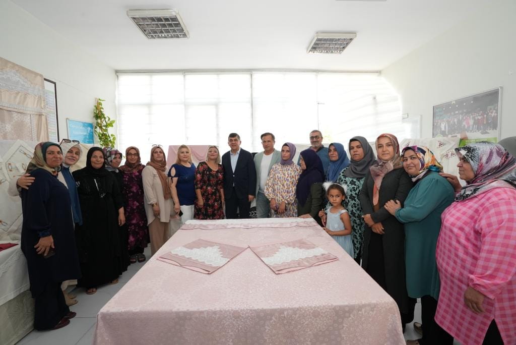 YETİM ANNELERİ, AŞÇILIK KURSUNDA MESLEK SAHİBİ OLACAKLAR