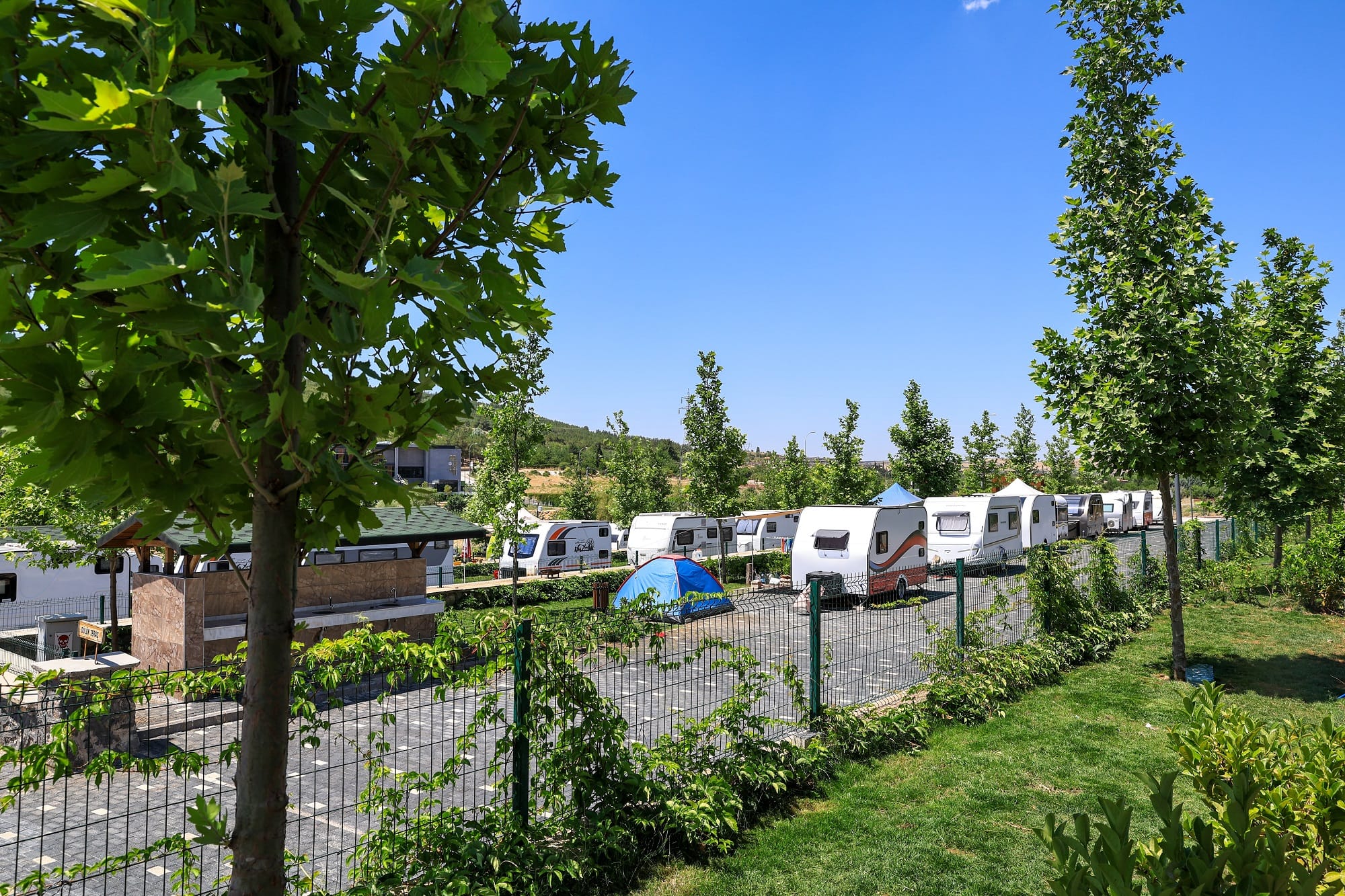  ALLEBEN KARAVAN PARK, 11 AYDA BİN 550 YERLİ VE YABANCI TURİSTİ MİSAFİR ETTİ