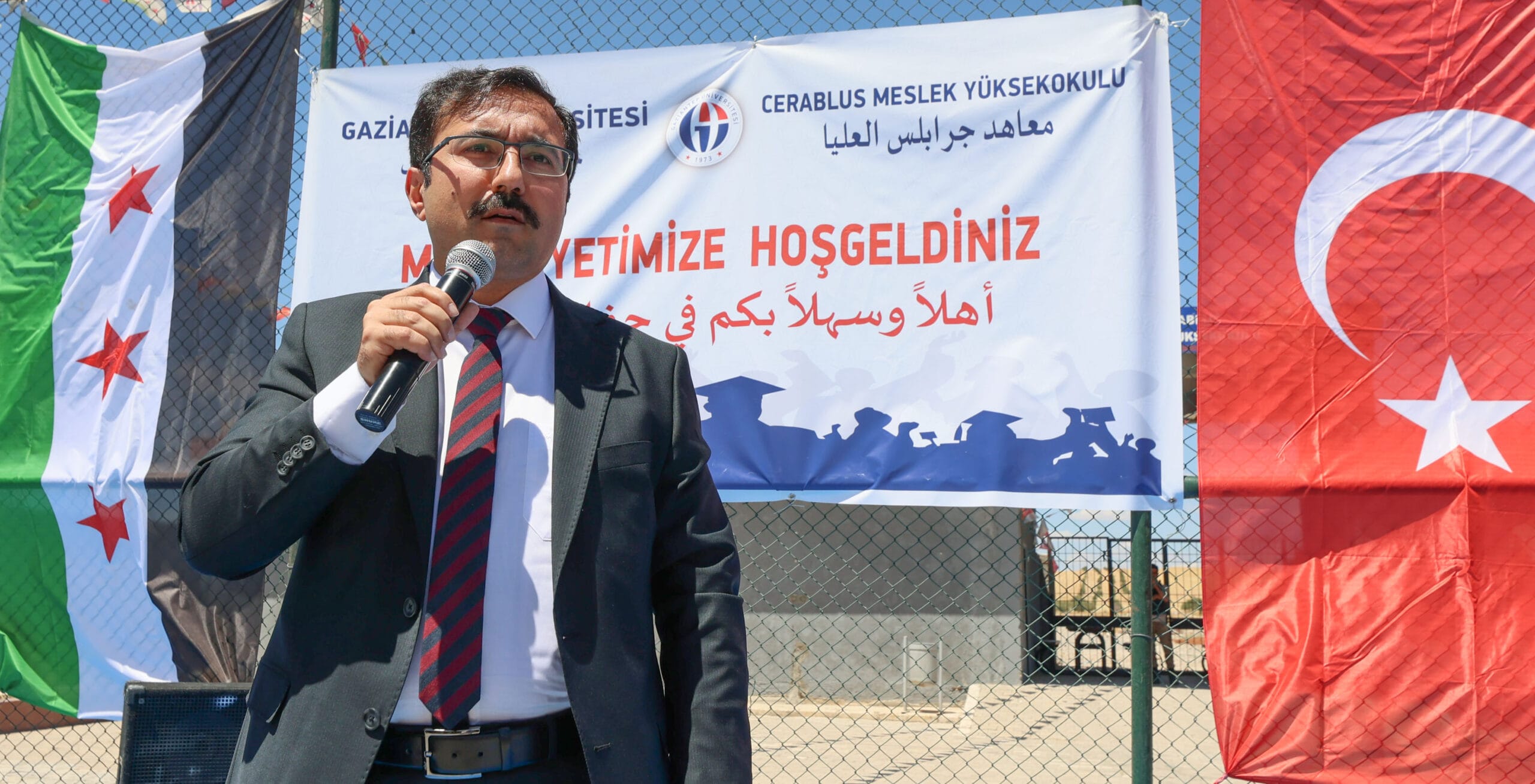 GAÜN SURİYE’NİN GÜVENLİ BÖLGESİNDEKİ OKULLARINDAN MEZUN VERMEYE DEVAM EDİYOR