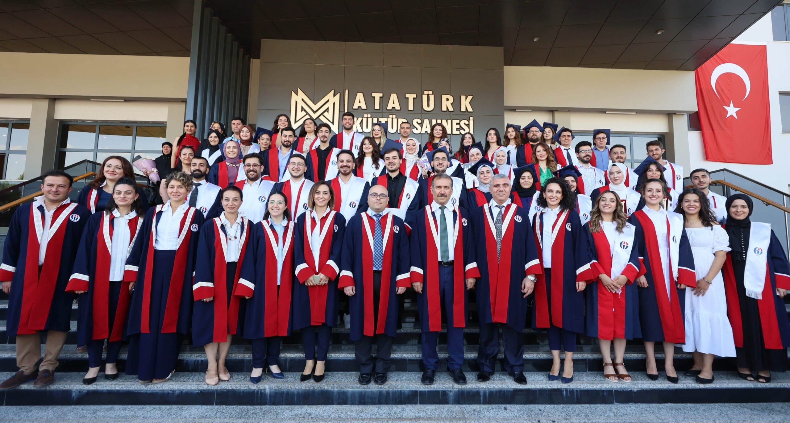 <strong>GAÜN MİMARLIK FAKÜLTESİ’NDE MEZUNİYET COŞKUSU</strong>