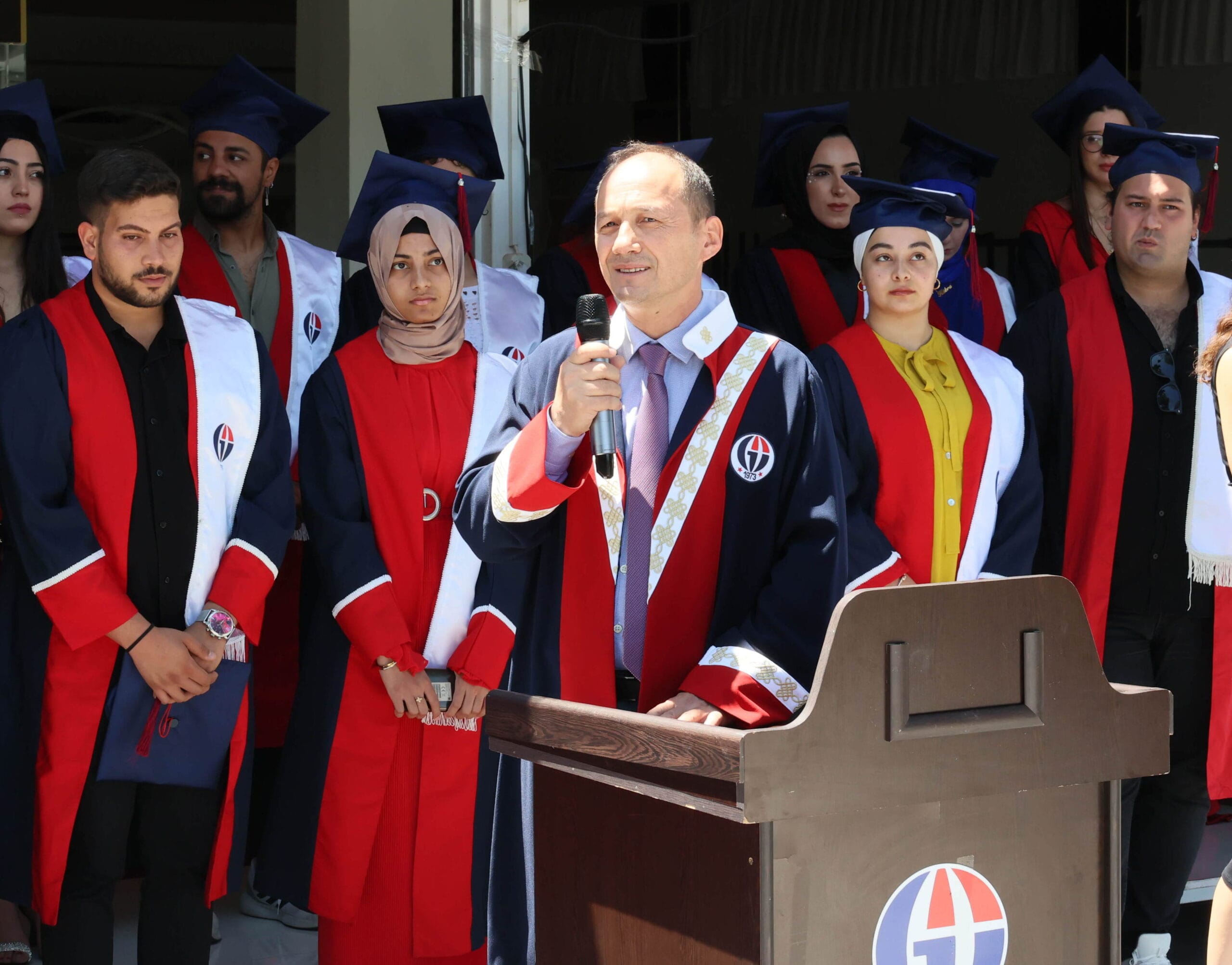 GAÜN TURİZM VE OTELCİLİK MESLEK YÜKSEKOKULU’NDA MEZUNİYET SEVİNCİ