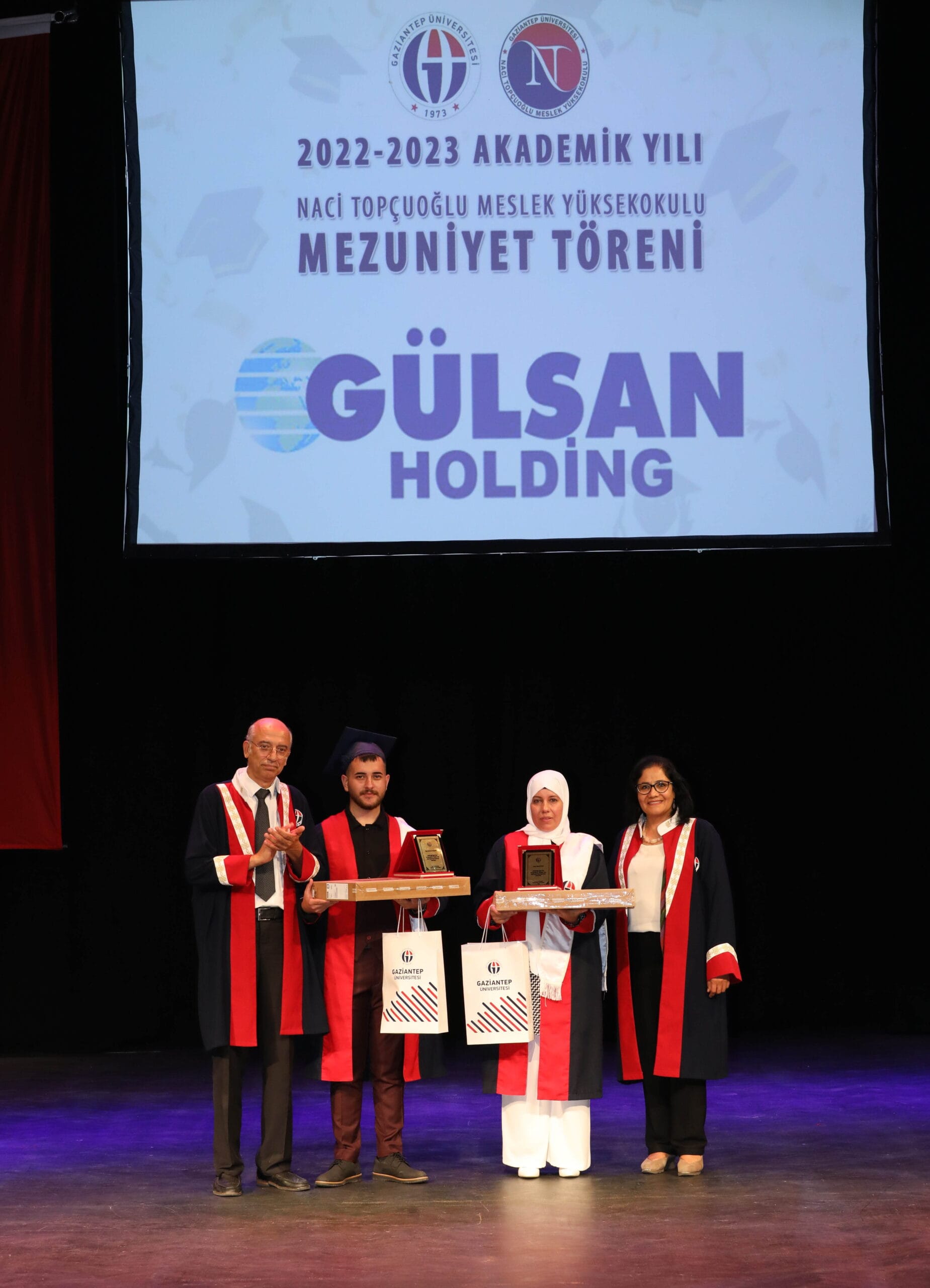 <strong>NACİ TOPÇUOĞLU MESLEK YÜKSEKOKULU GENÇ YETENEKLERİNİ MEZUN ETTİ</strong>