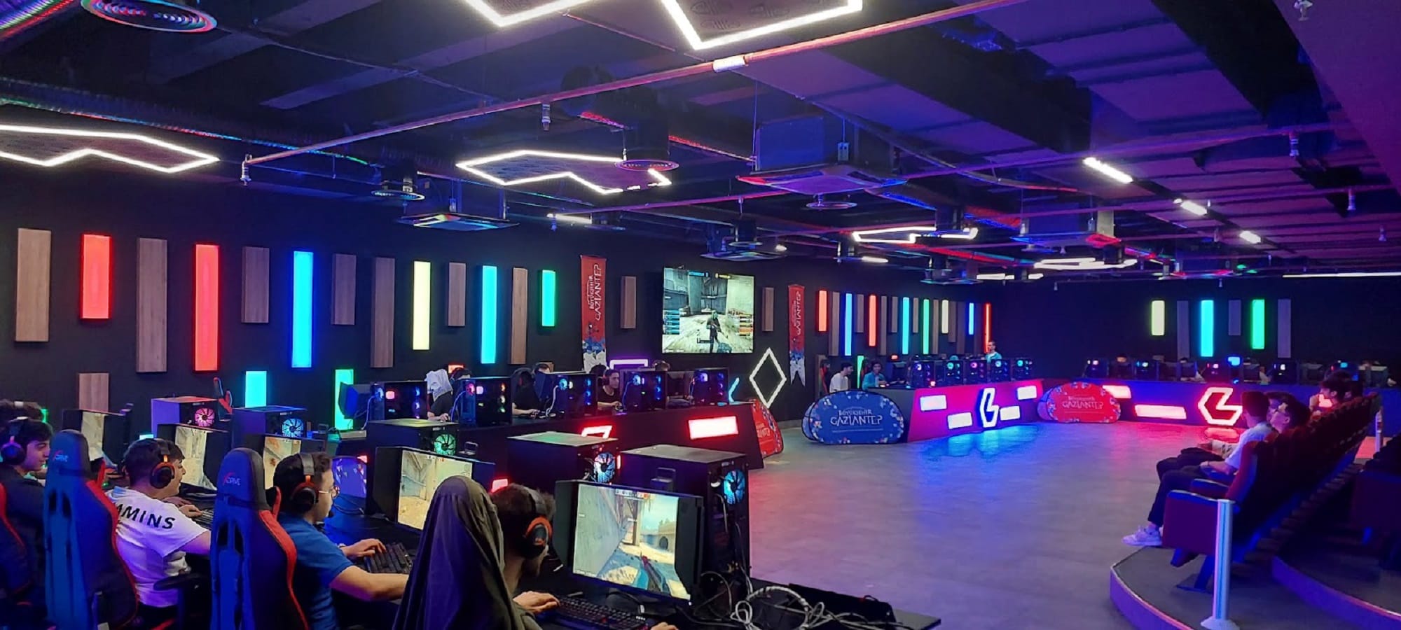 E SPOR GAZİANTEPLİ GENÇLERDEN YOĞUN İLGİ GÖRÜYOR