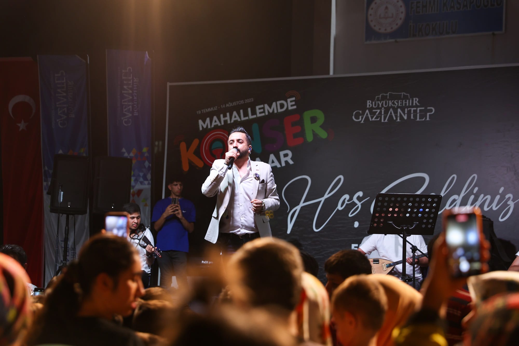 MAHALLEMDE KONSER VAR ETKİNLİKLERİ GAZİŞEHİRLİLERİN BEĞENİSİNİ TOPLADI