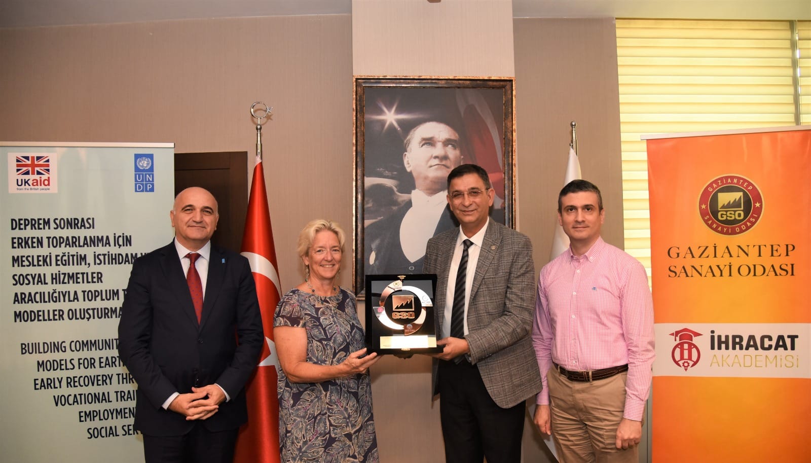 İHRACAT AKADEMİSİ 7. DÖNEM SERTİFİKA TÖRENİ GERÇEKLEŞTİRİLDİ