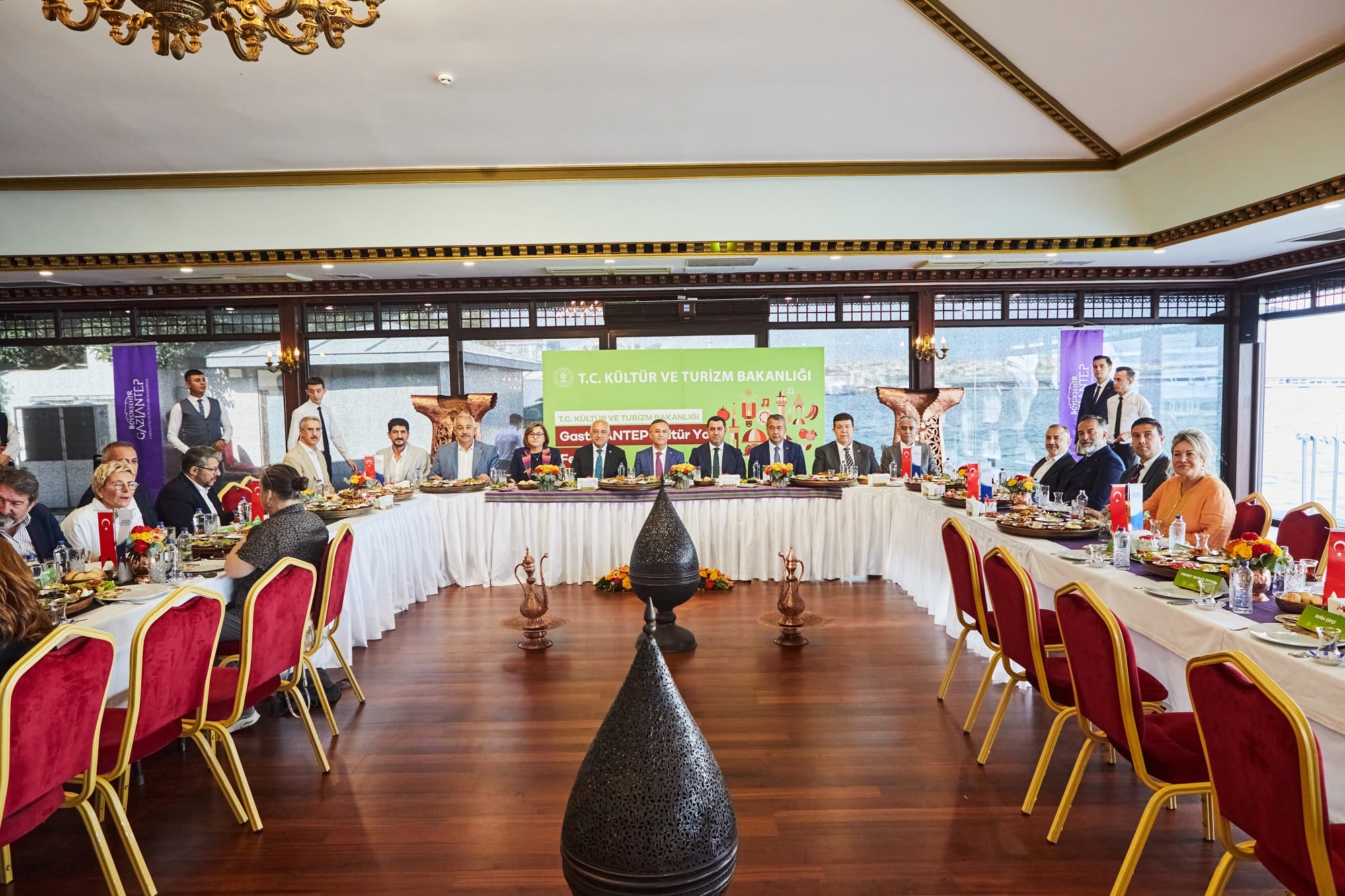 BAŞKAN ŞAHİN, GASTROANTEP FESTİVALİ ÖNCESİ İSTANBUL BASINIYLA BULUŞTU!