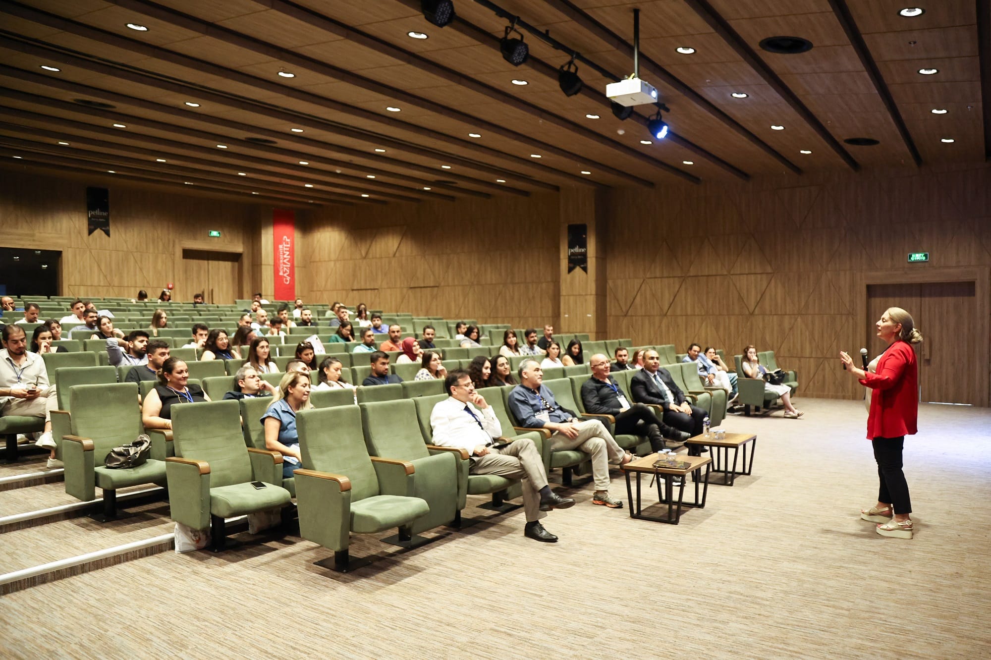 BÜYÜKŞEHİRDEN VETERİNER HEKİMLERE EĞİTİM