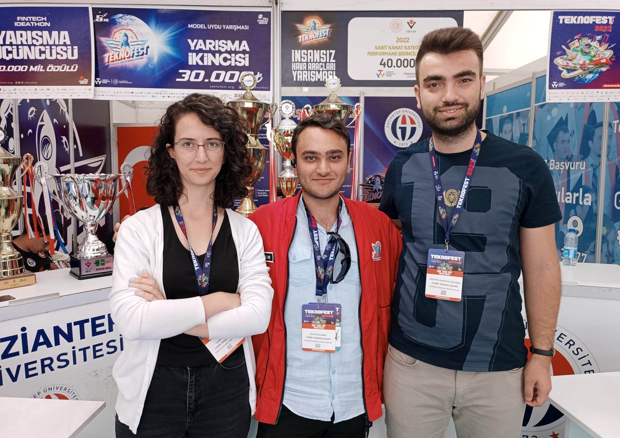 GAÜN ÖDÜLE DOYMUYOR