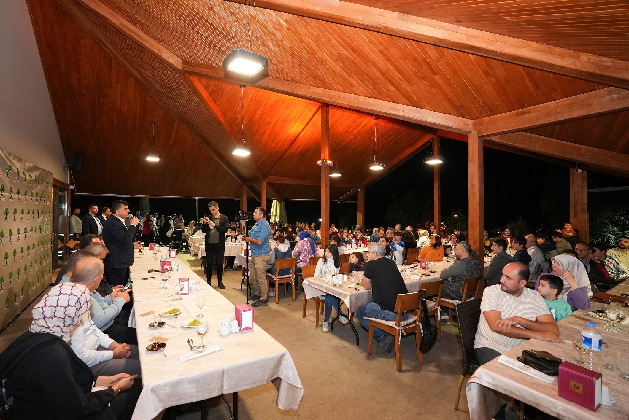 BAŞKAN FADILOĞLU, BAŞARILI ÖĞRENCİLERİ KONUK ETTİ