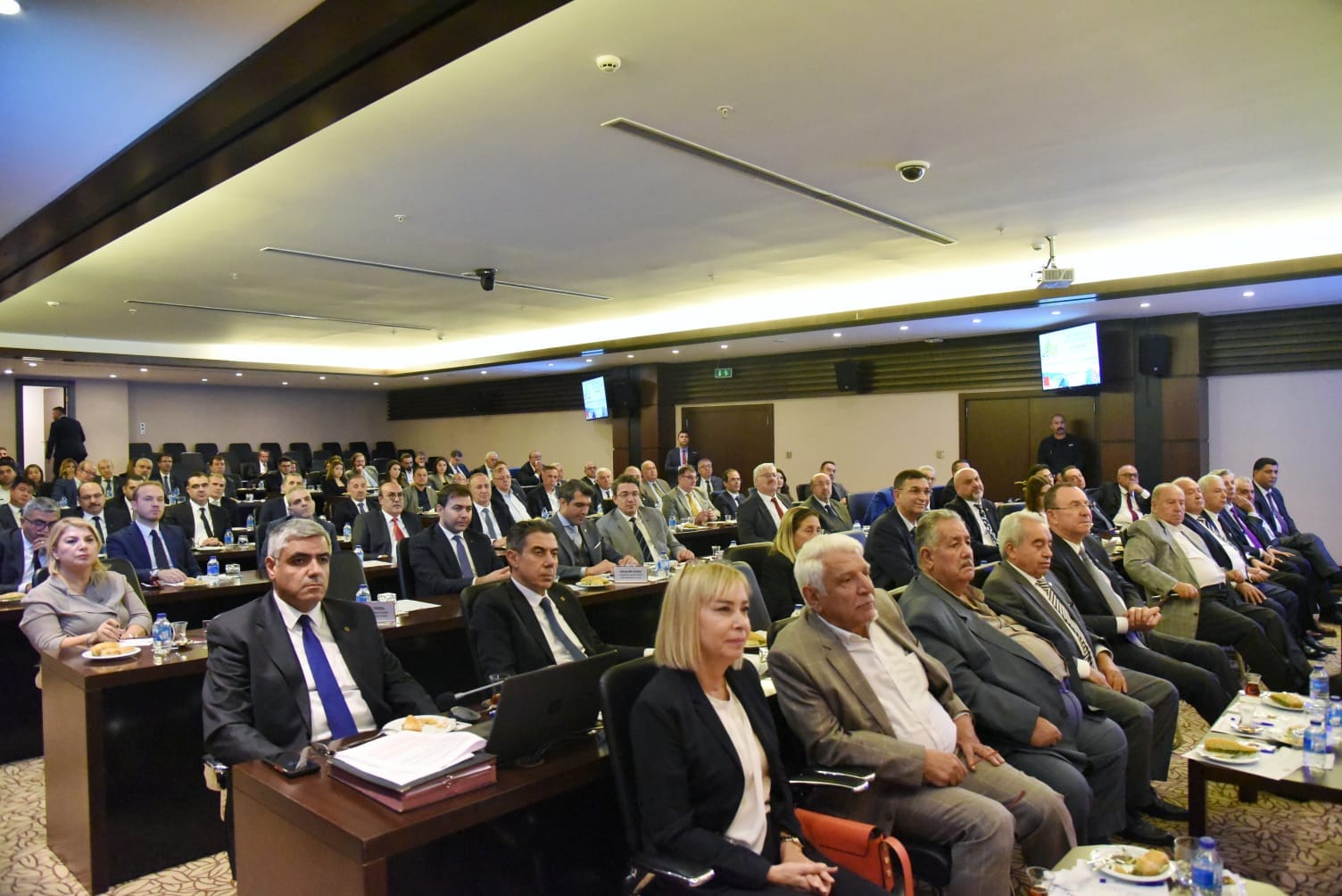 GSO MECLİS TOPLANTISI VALİ KEMAL ÇEBER’İN KATILIMIYLA YAPILDI