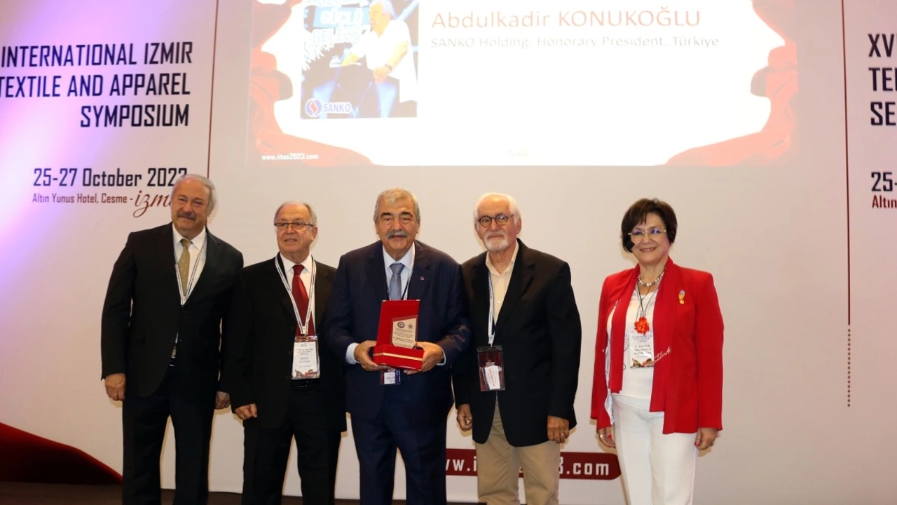 ULUSLARARASI İZMİR TEKSTİL VE KONFEKSİYON SEMPOZYUMU- SANKO HOLDİNG ONURSAL BAŞKANI ABDULKADİR KONUKOĞLU: “TEKSTİL, ÜLKEMİZ İÇİN STRATEJİK ÖNEMİ OLAN BİR SEKTÖRDÜR