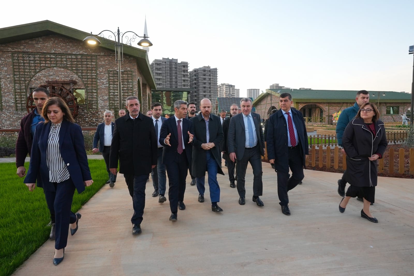 BAK İLE ERDOĞAN, D.T. ŞEHİTKAMİL SAHNESİ VE AGRO PARK’I İNCELEDİ