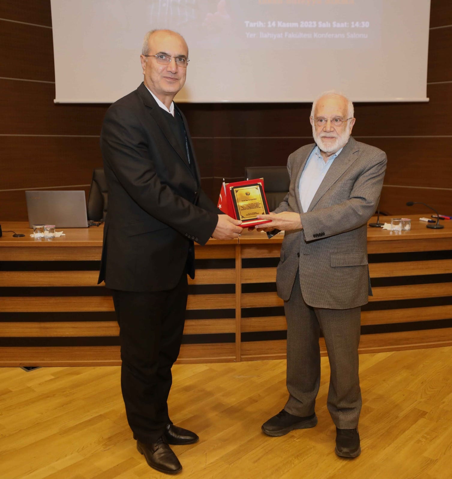 GAÜN’DE DÜNDEN BUGÜNE İSLAM ÜMMETİNİN DURUMU KONFERANSI DÜZENLENDİ