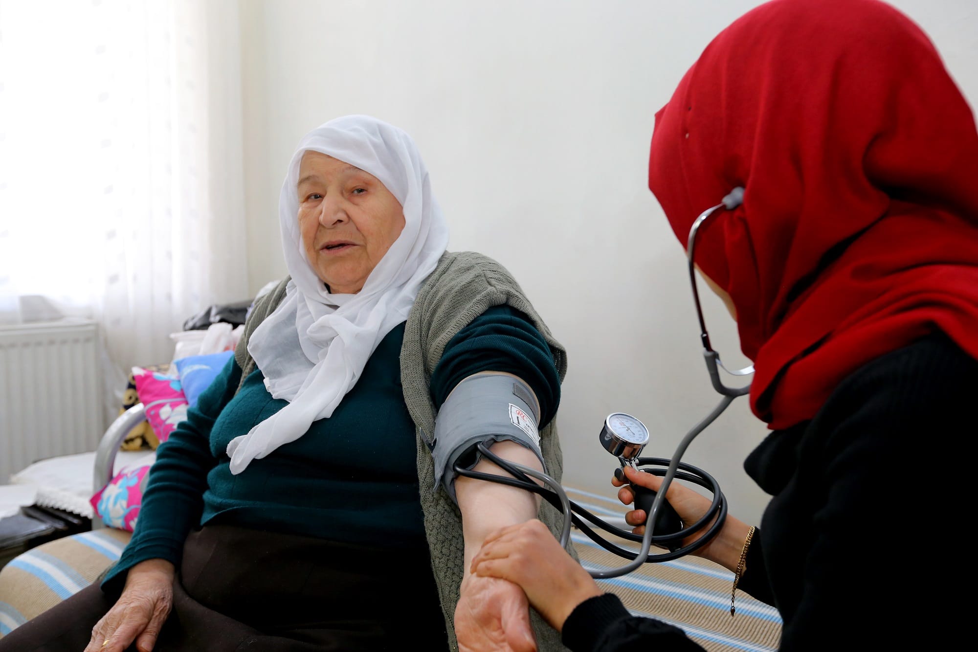 BÜYÜKŞEHİRİN PROJESİ İLE EVDE BAKIM VERECEK KİŞİLER ÖZEL EĞİTİM ALIYOR