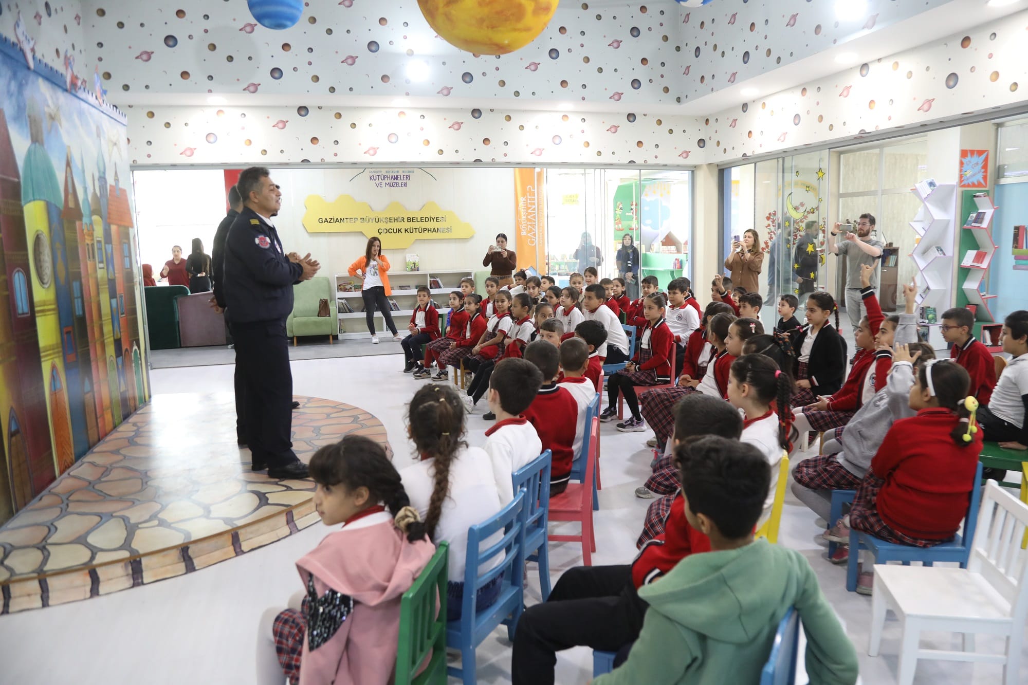 ÇOCUKLAR, GELECEKTEKİ MESLEKLERİNE GAZİANTEP BÜYÜKŞEHİR’LE KARAR VERİYOR