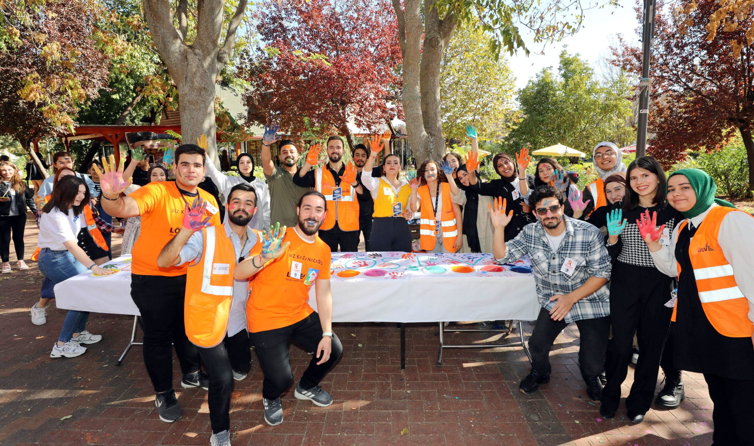 GAÜN ÖĞRENCİLERİNDEN LÖSEMİLİ ÇOCUKLARA MORAL DESTEĞİ