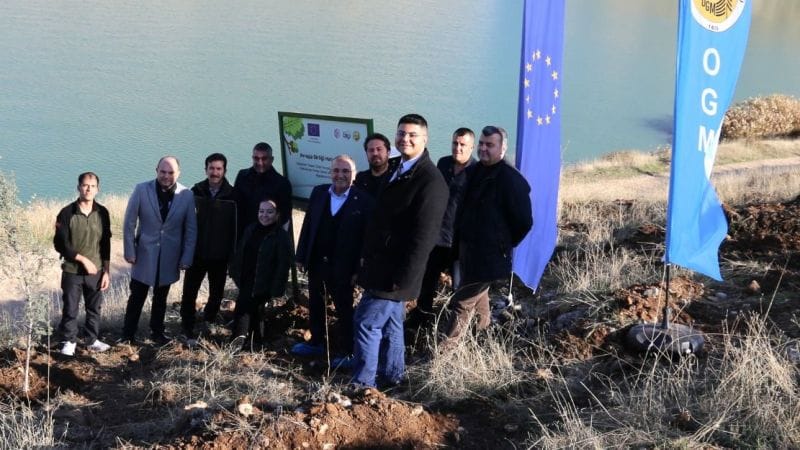 GAZİANTEP AB BİLGİ MERKEZİ YEŞİL GELECEK İÇİN 10.000 AĞAÇ DİKİYOR