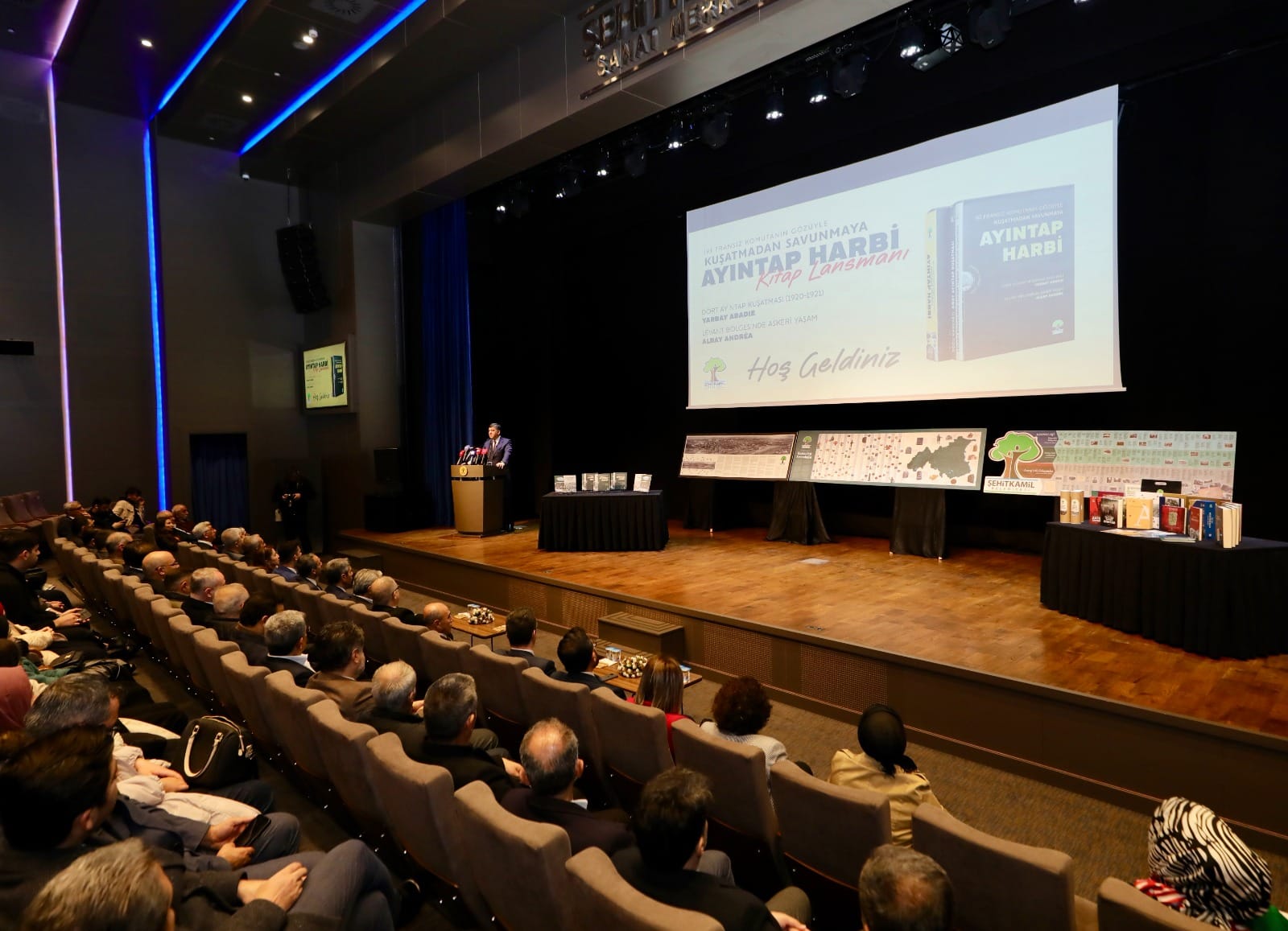 BAŞKAN FADILOĞLU, TARİHİ AYDINLATAN 37. VE 38. ESERİ TANITTI