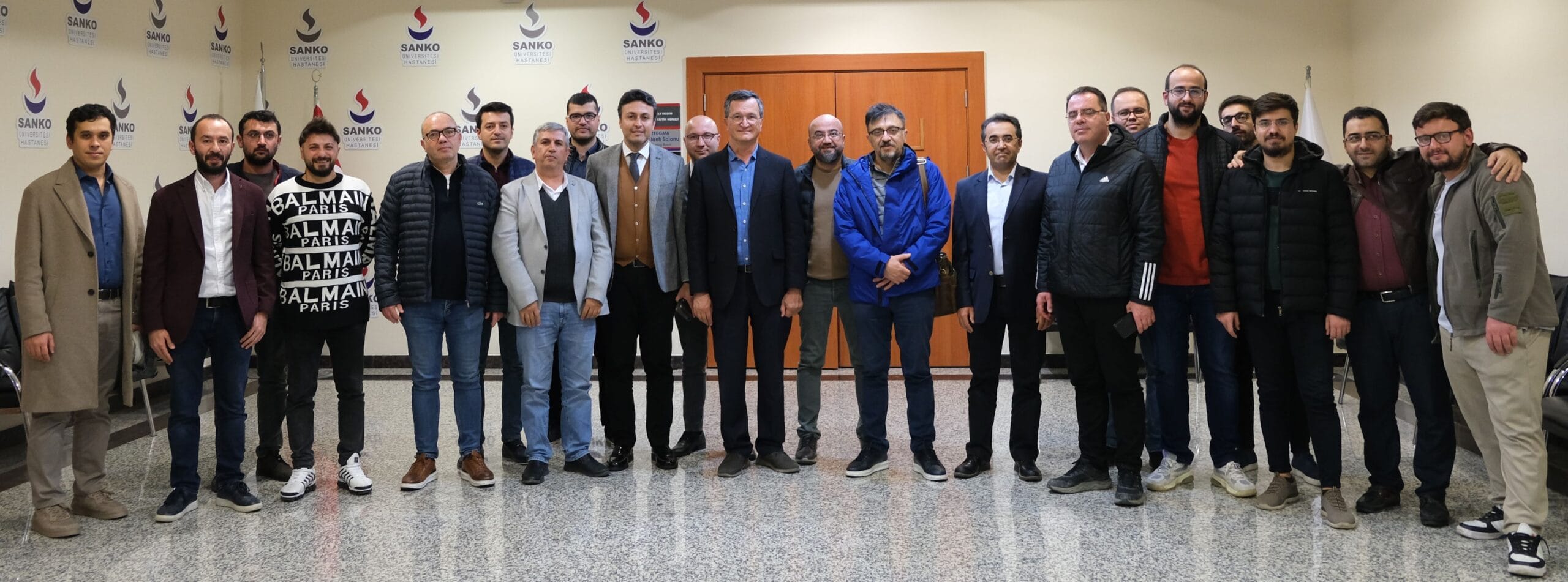 SANKO ÜNİVERSİTESİ HASTANESİ’NDEN BEYİN VE SİNİR CERRAHİSİ UZMANI PROF. DR. MEHMET ZİLELİ: “BÖLGEDEKİ UZMANLARLA BEYİN VE SİNİR CERRAHİSİ ALANINDAKİ GÜNCEL TEDAVİ YÖNTEMLERİNİ DEĞERLENDİRİYORUZ”