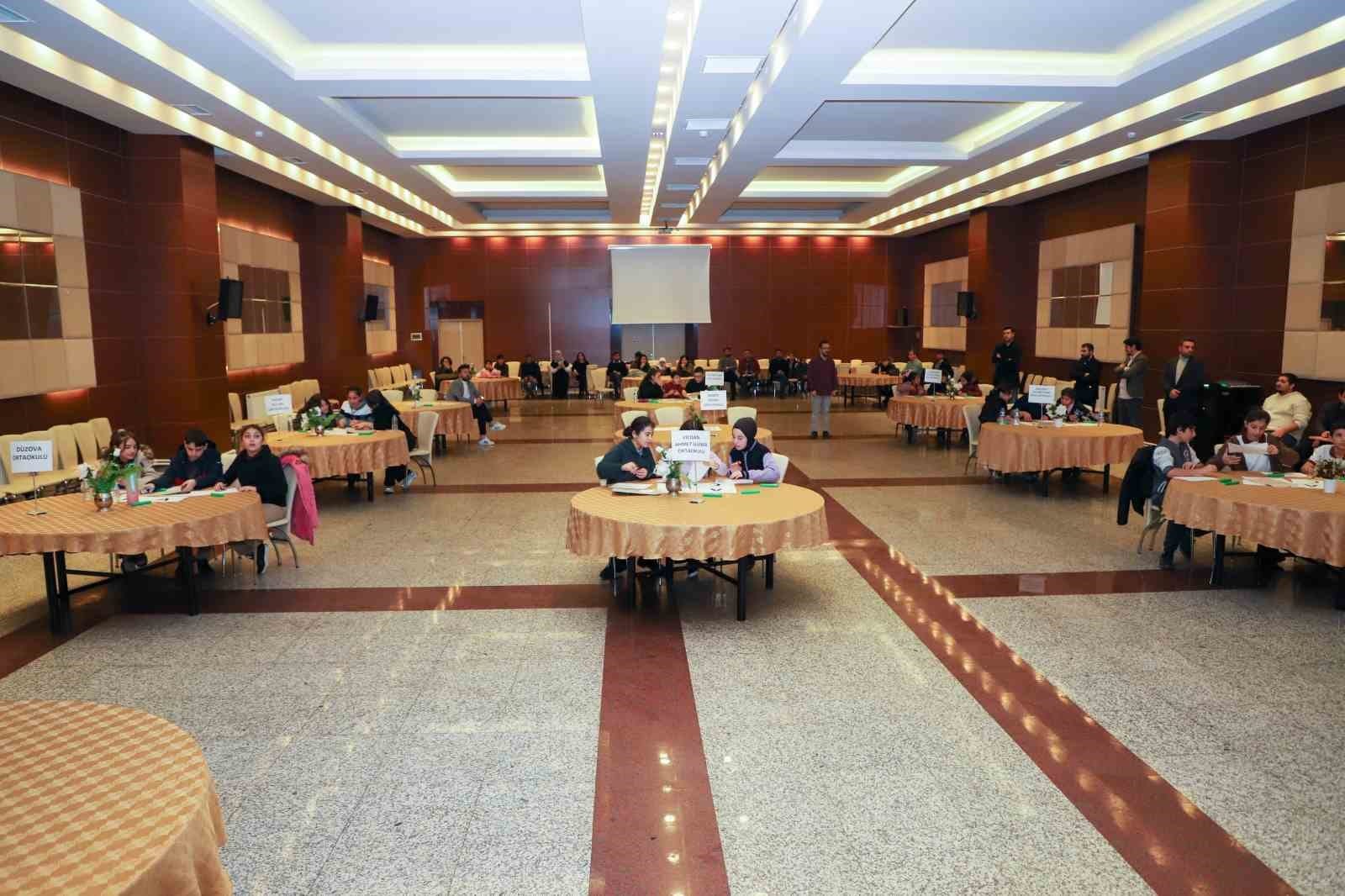 ŞEHİTKAMİL’DEKİ ORTAOKULLAR KIYASIYA YARIŞTI
